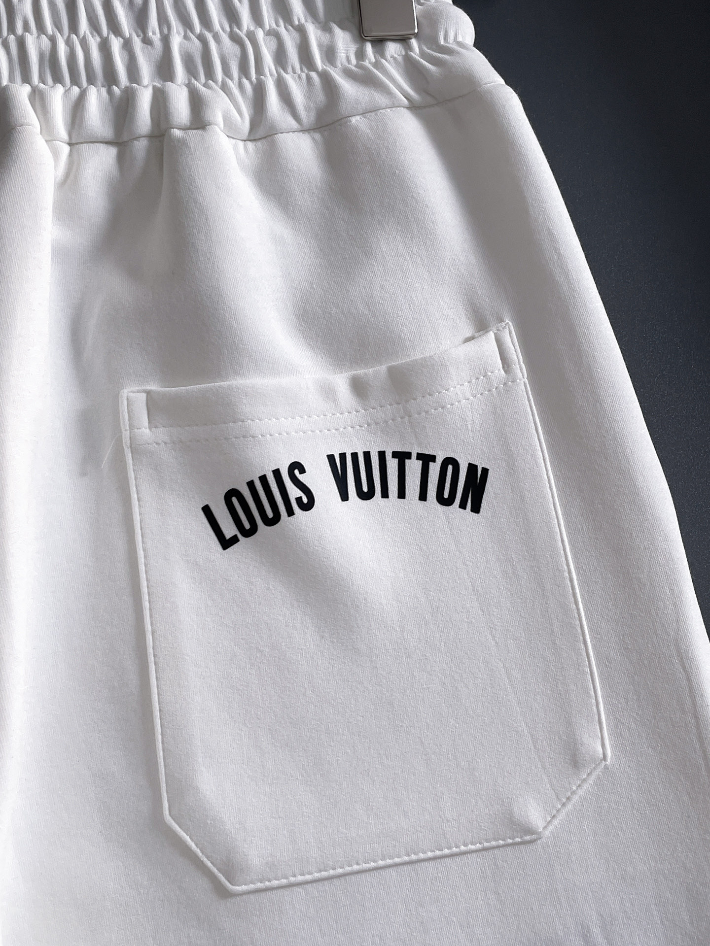 Louis Vuitton Basic Clothing M-l-xl