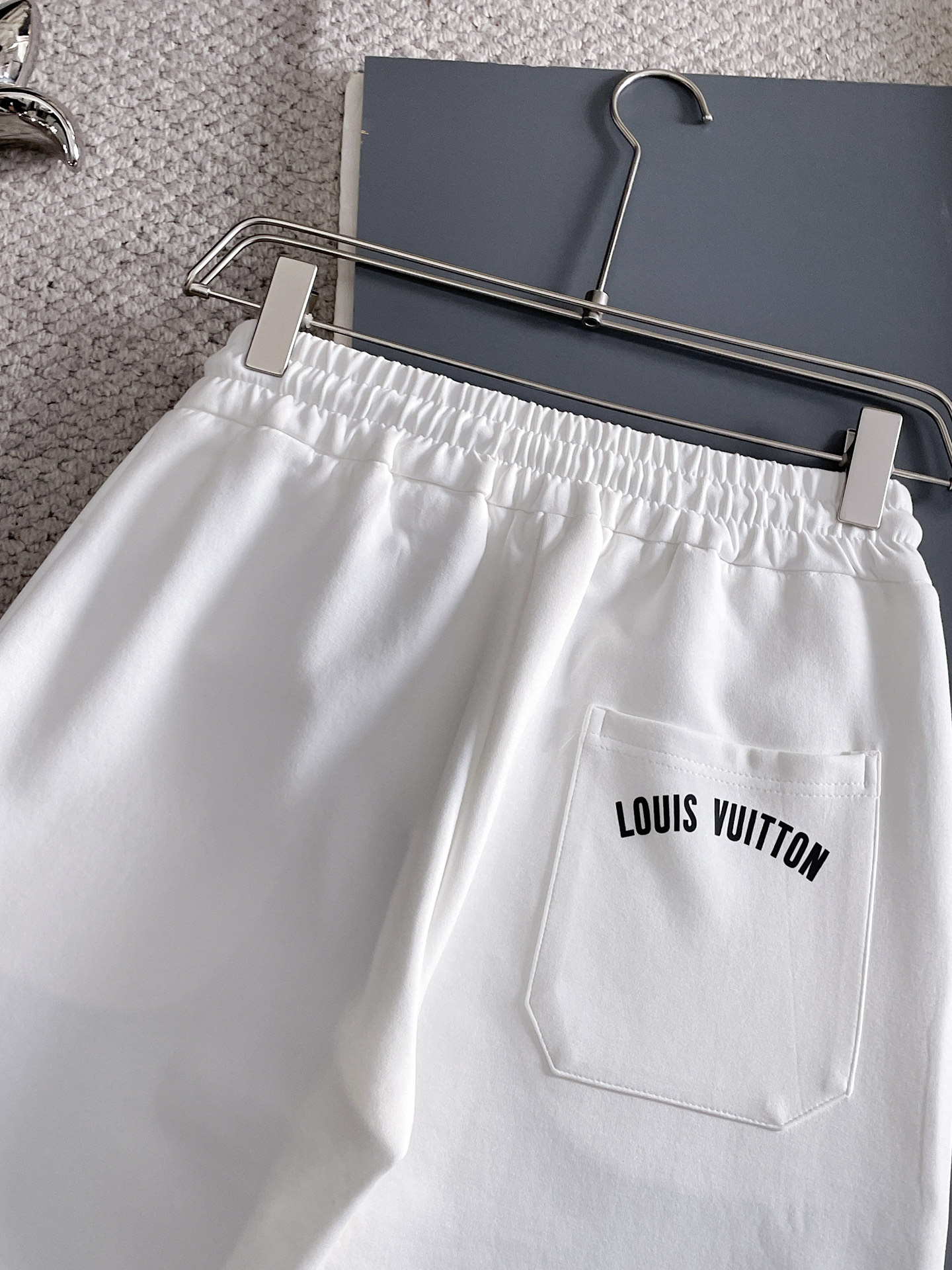 Louis Vuitton Basic Clothing M-l-xl