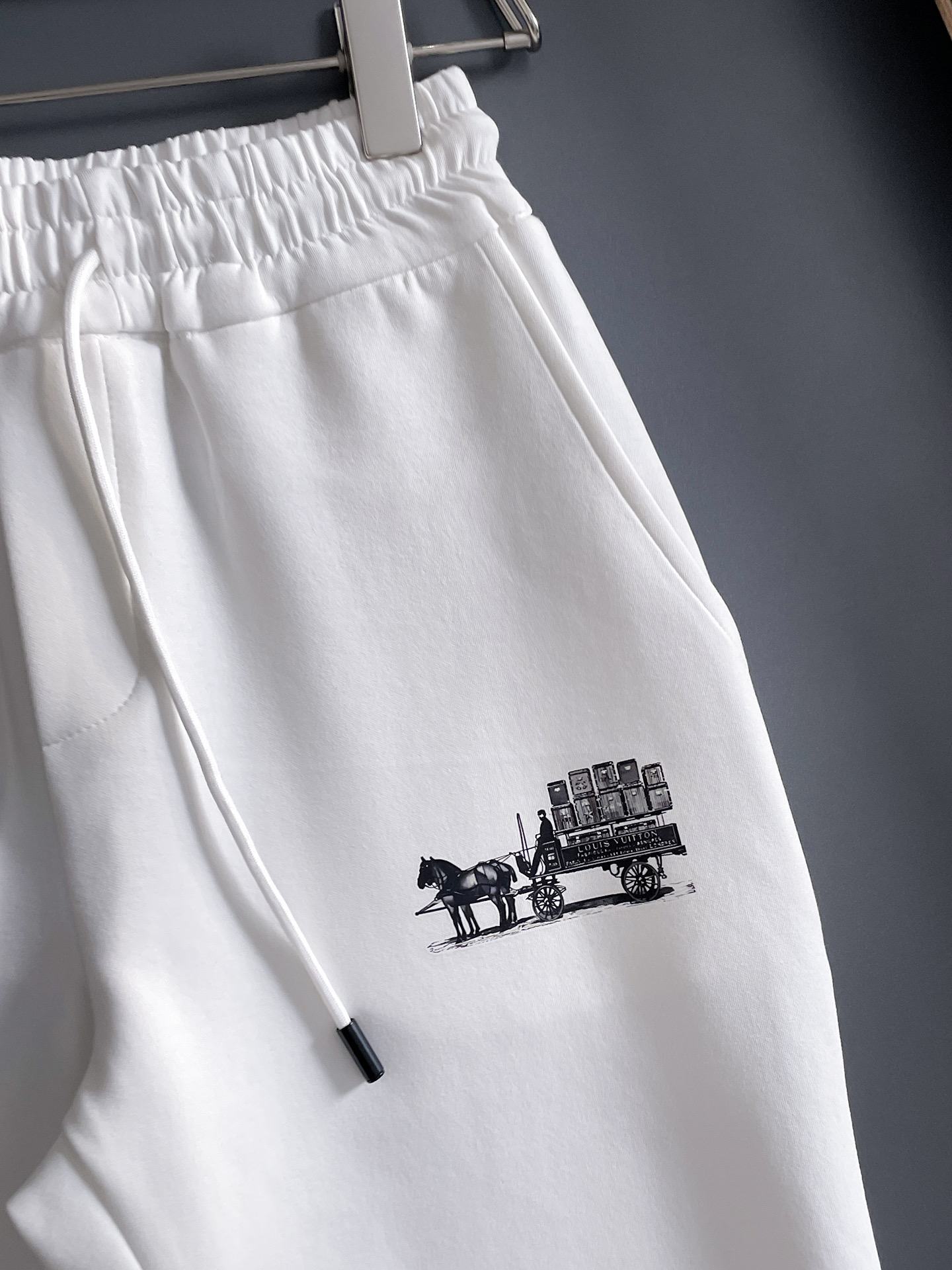 Louis Vuitton Basic Clothing M-l-xl