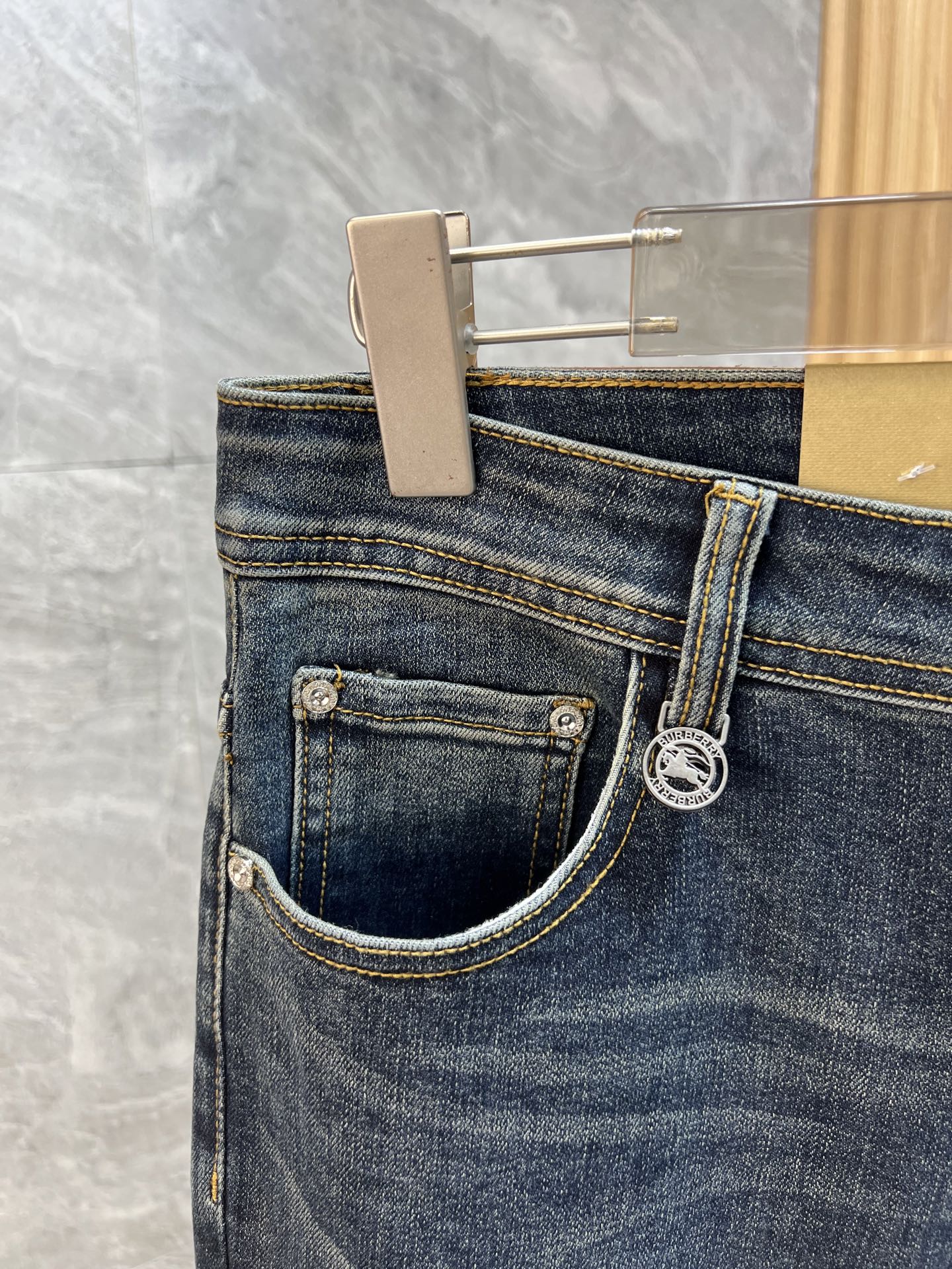 Burberry Jeans 175140-32