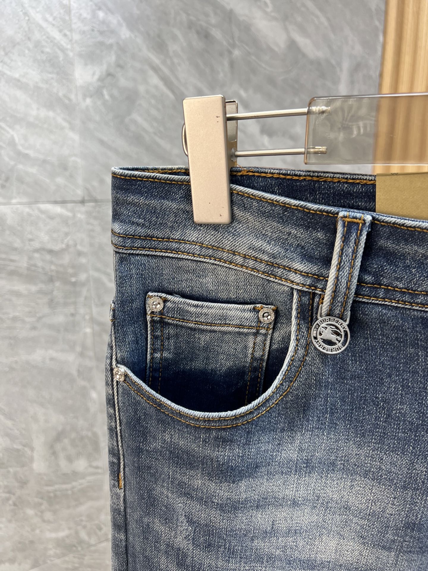 Burberry Jeans 175140-32