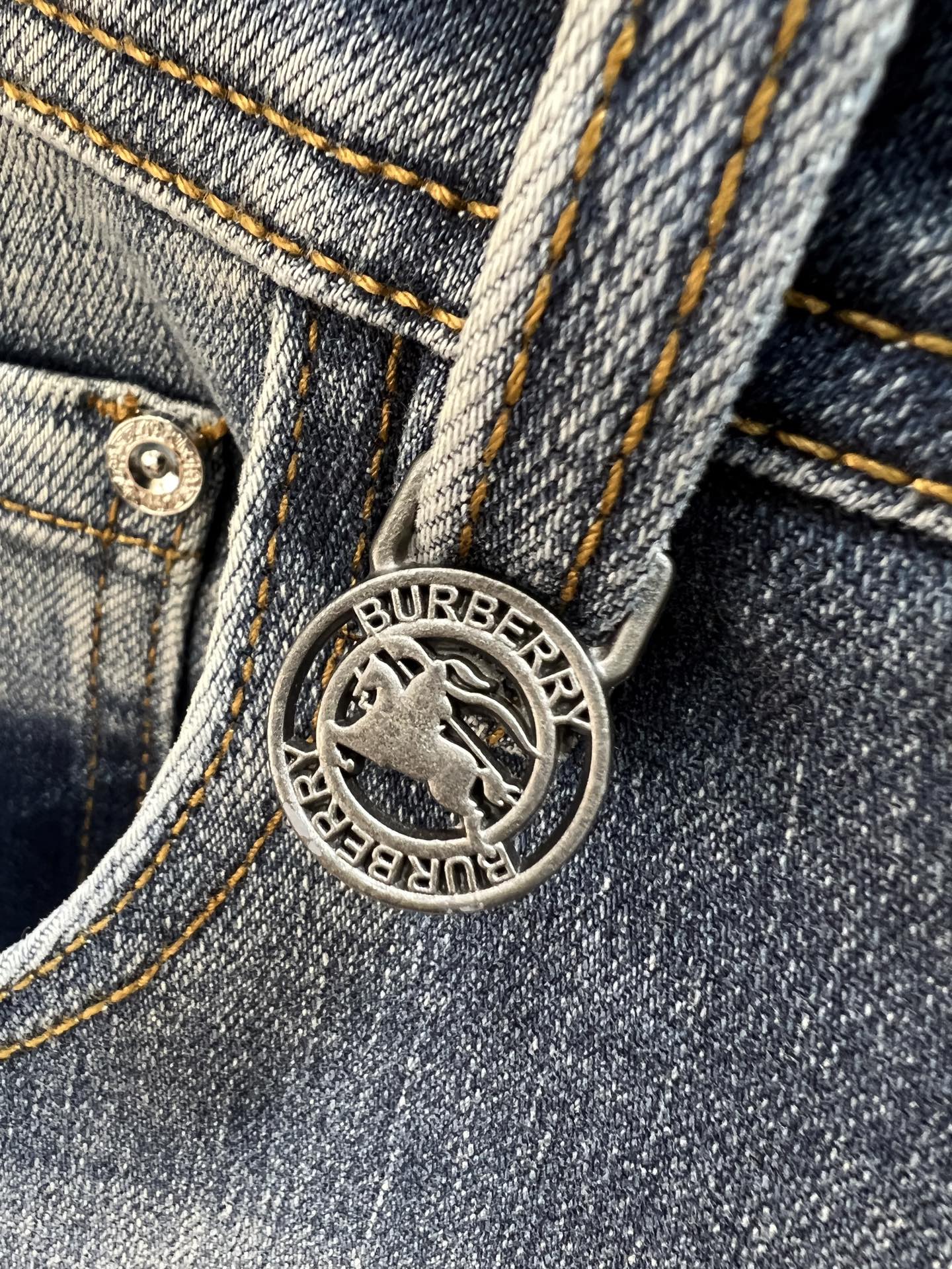 Burberry Jeans 175140-32
