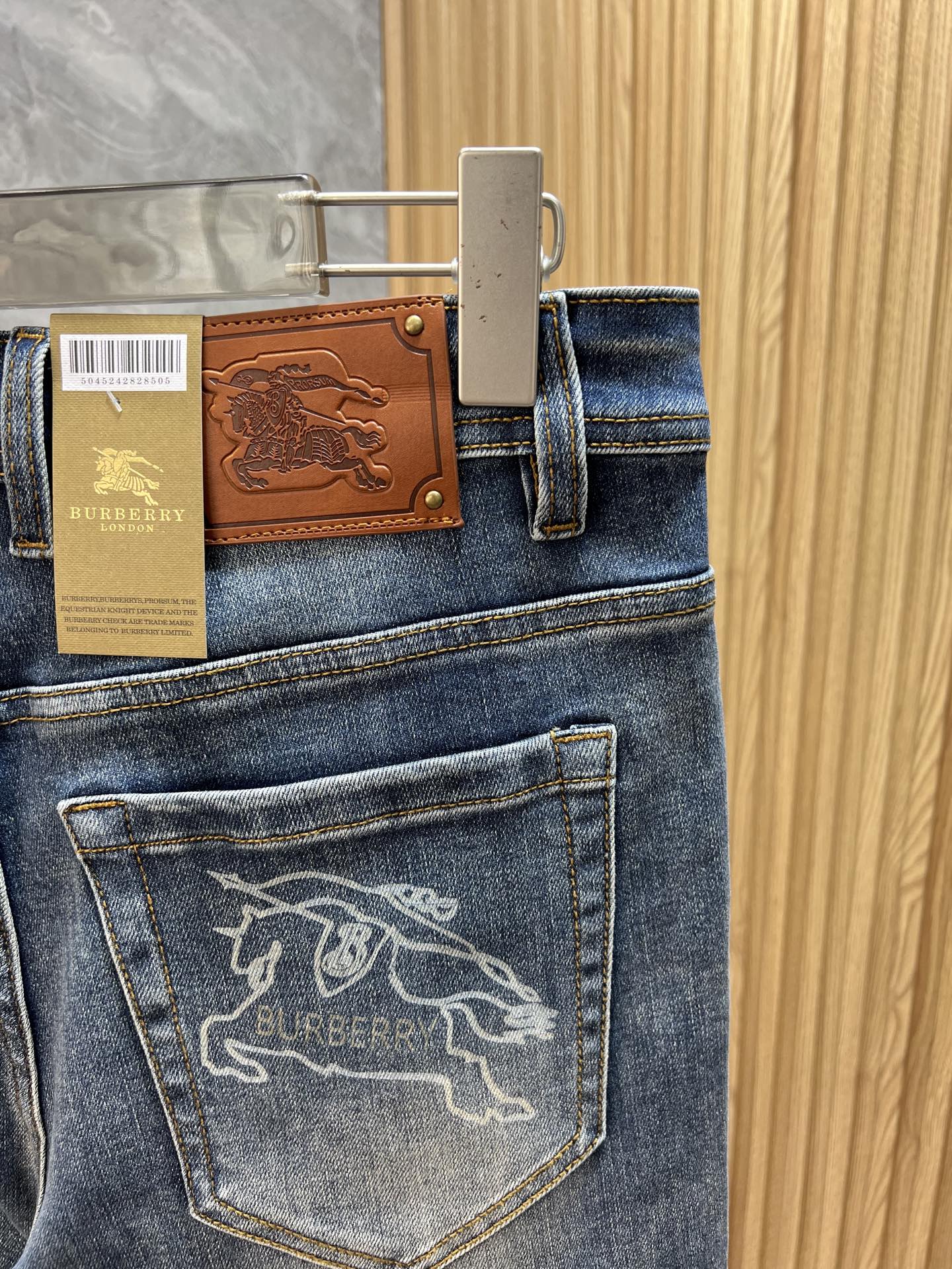 Burberry Jeans 175140-32