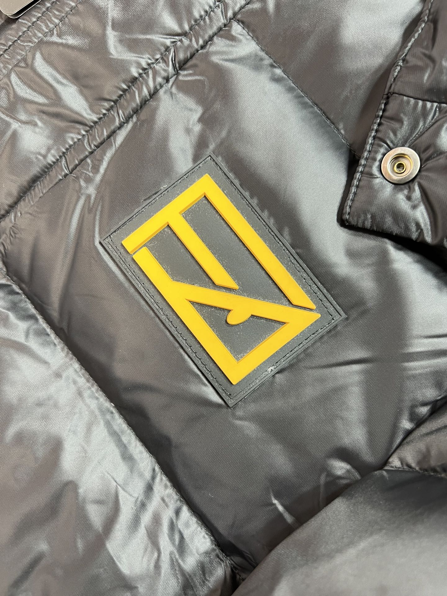 Fendi Down Jacket M-l-xxxl-175140