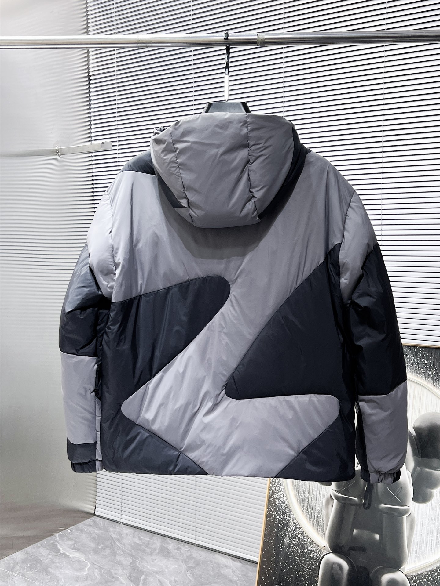 Louis Vuitton Couple Down Jacket Hooded L