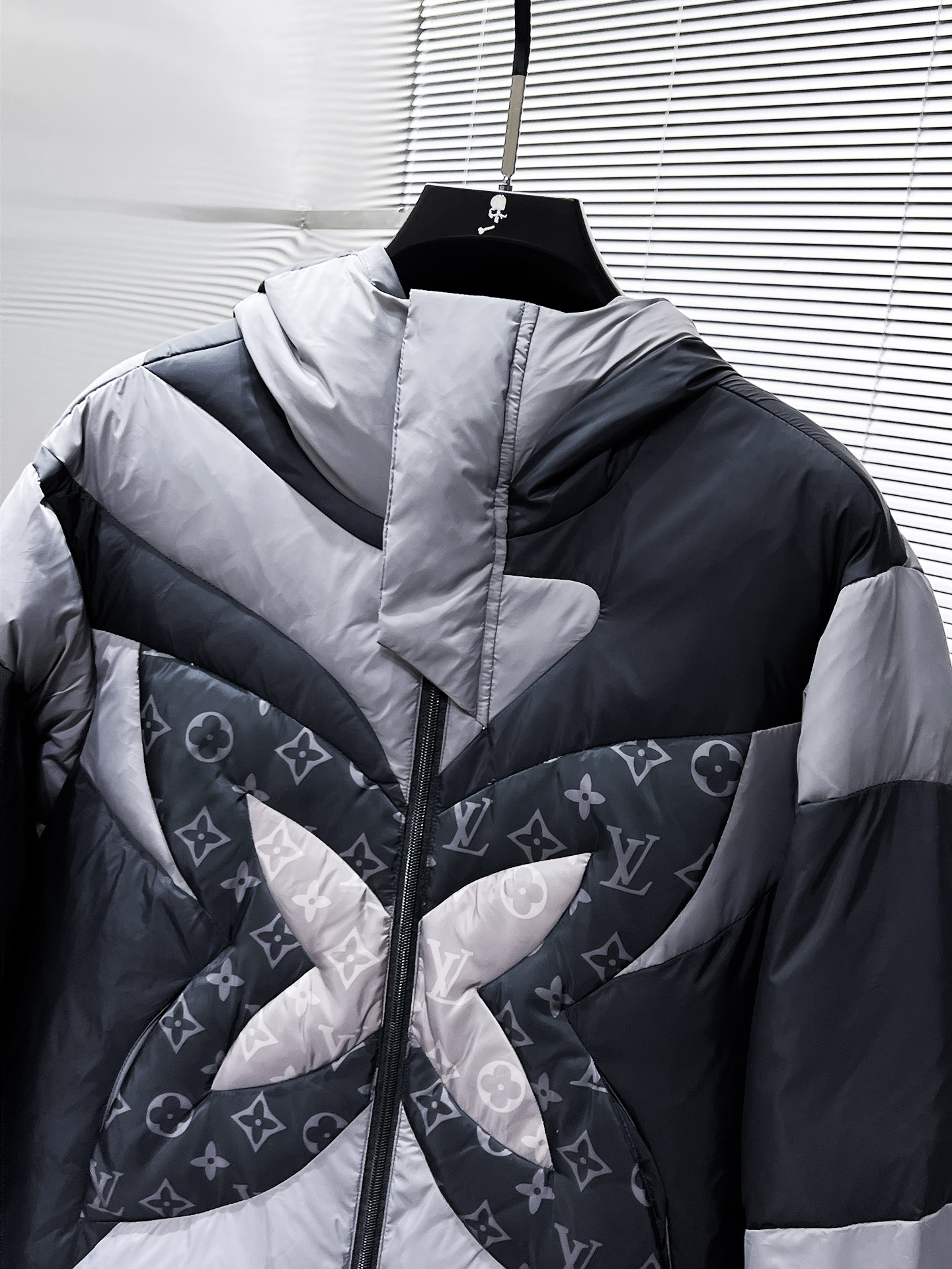 Louis Vuitton Couple Down Jacket Hooded L