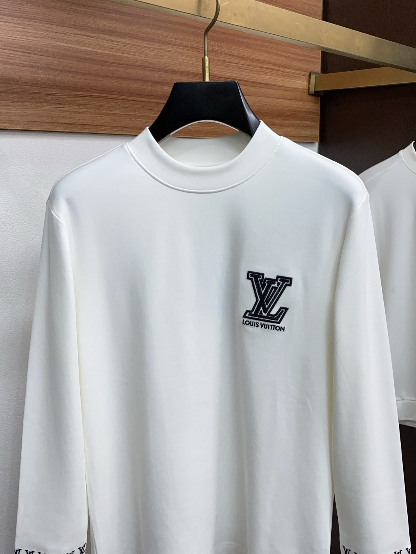 Louis Vuitton Basic Clothing S-xl