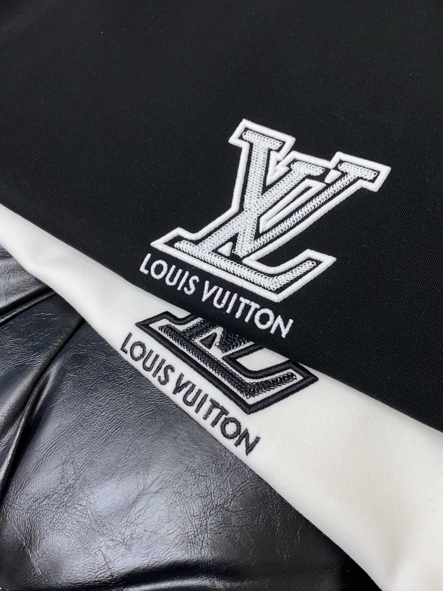 Louis Vuitton Basic Clothing S-xl