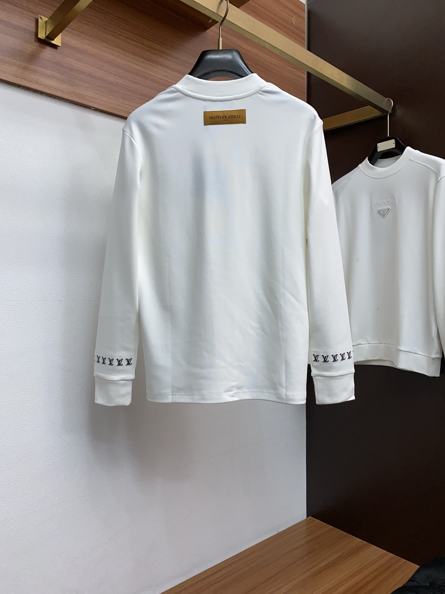 Louis Vuitton Basic Clothing S-xl