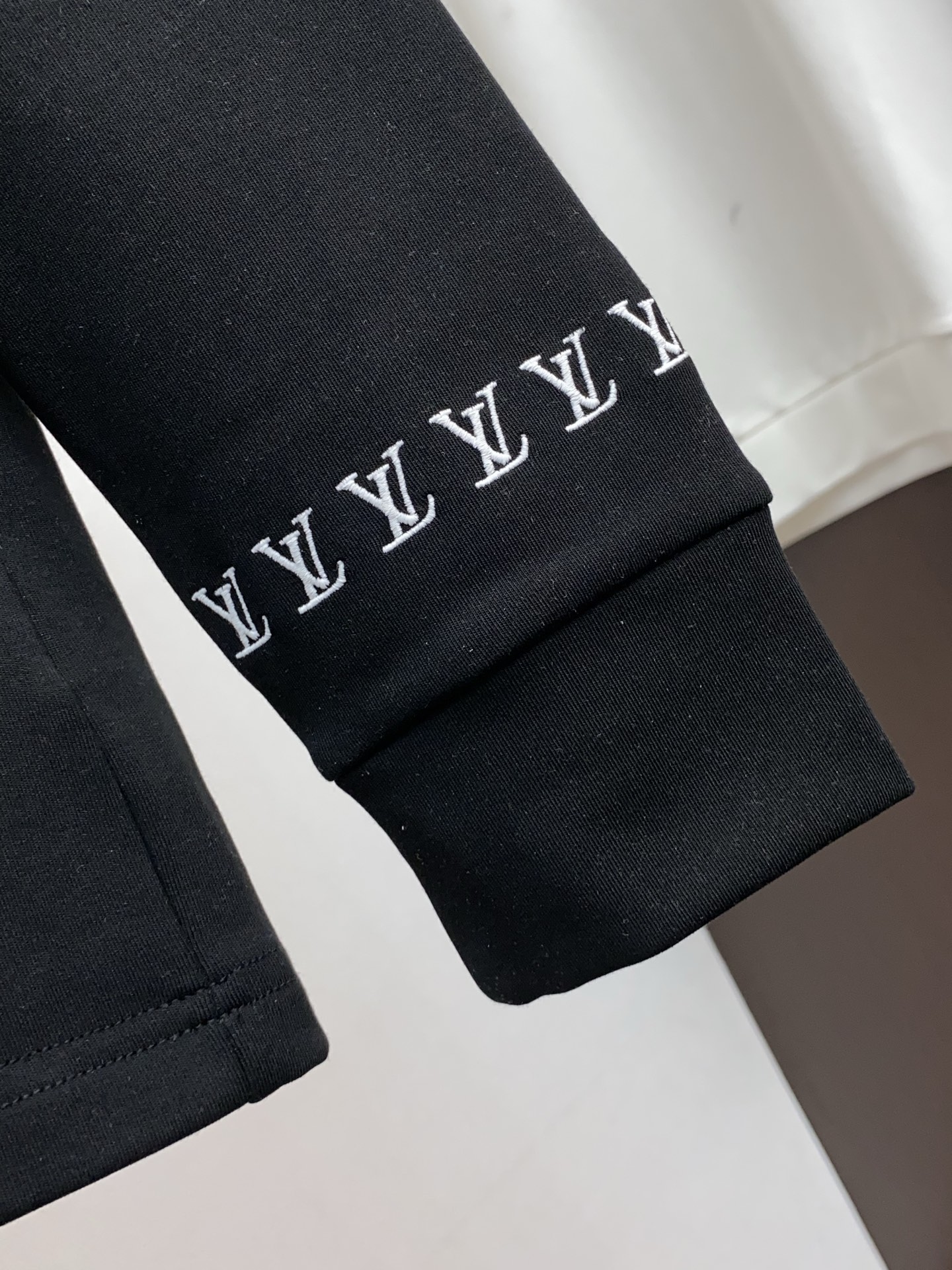 Louis Vuitton Basic Clothing S-xl