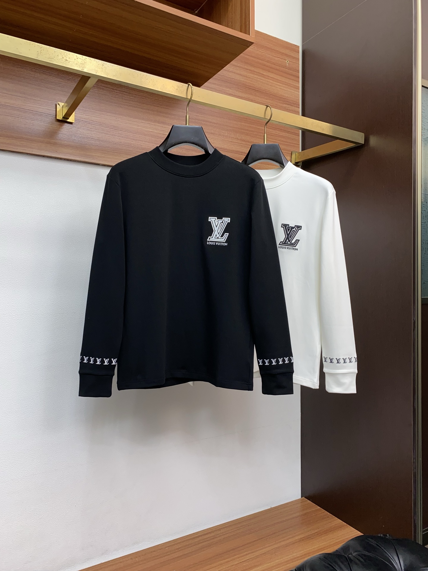 Louis Vuitton Basic Clothing S-xl