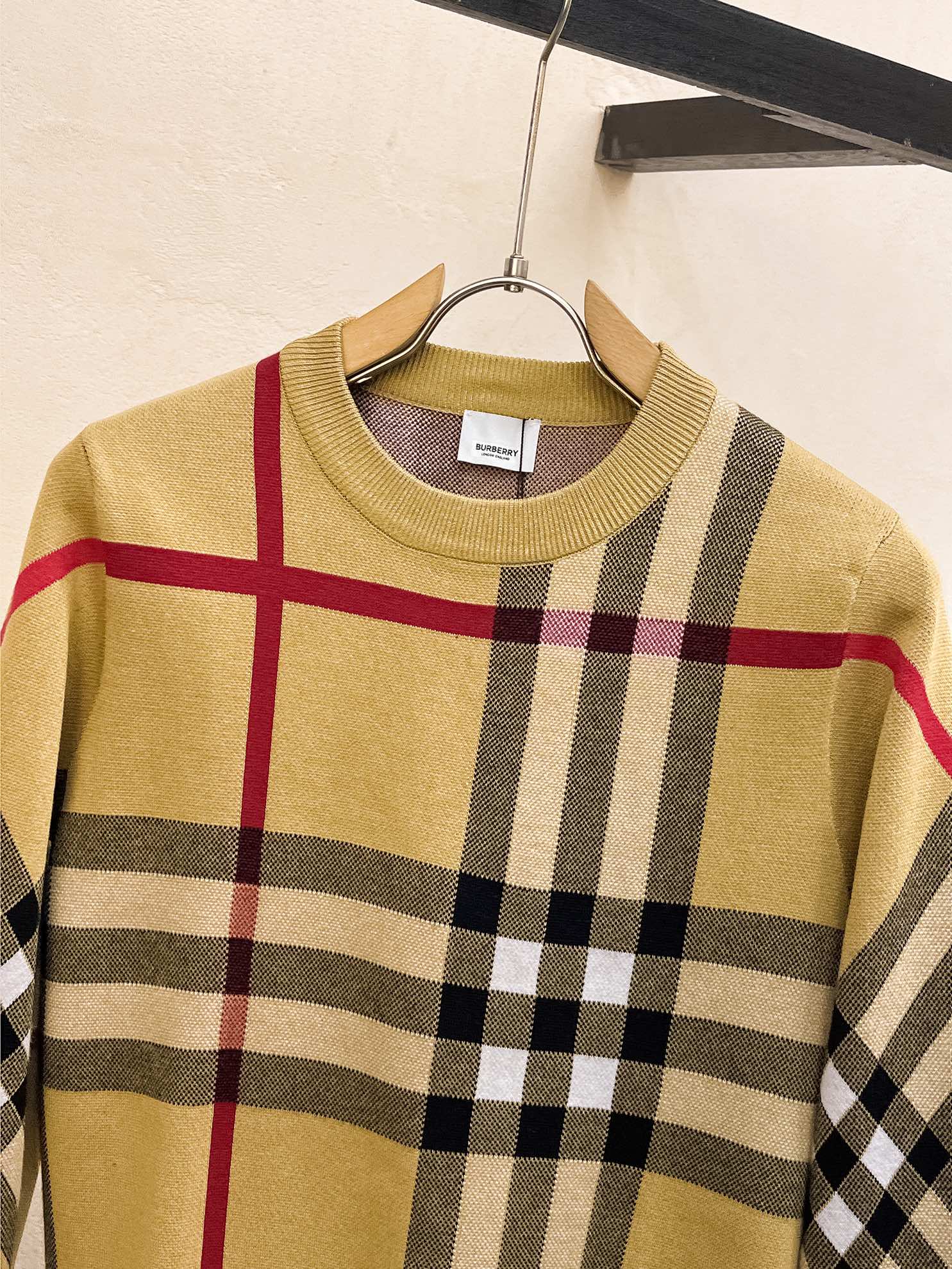 Burberry Basic Clothing Wool M-l-xxl