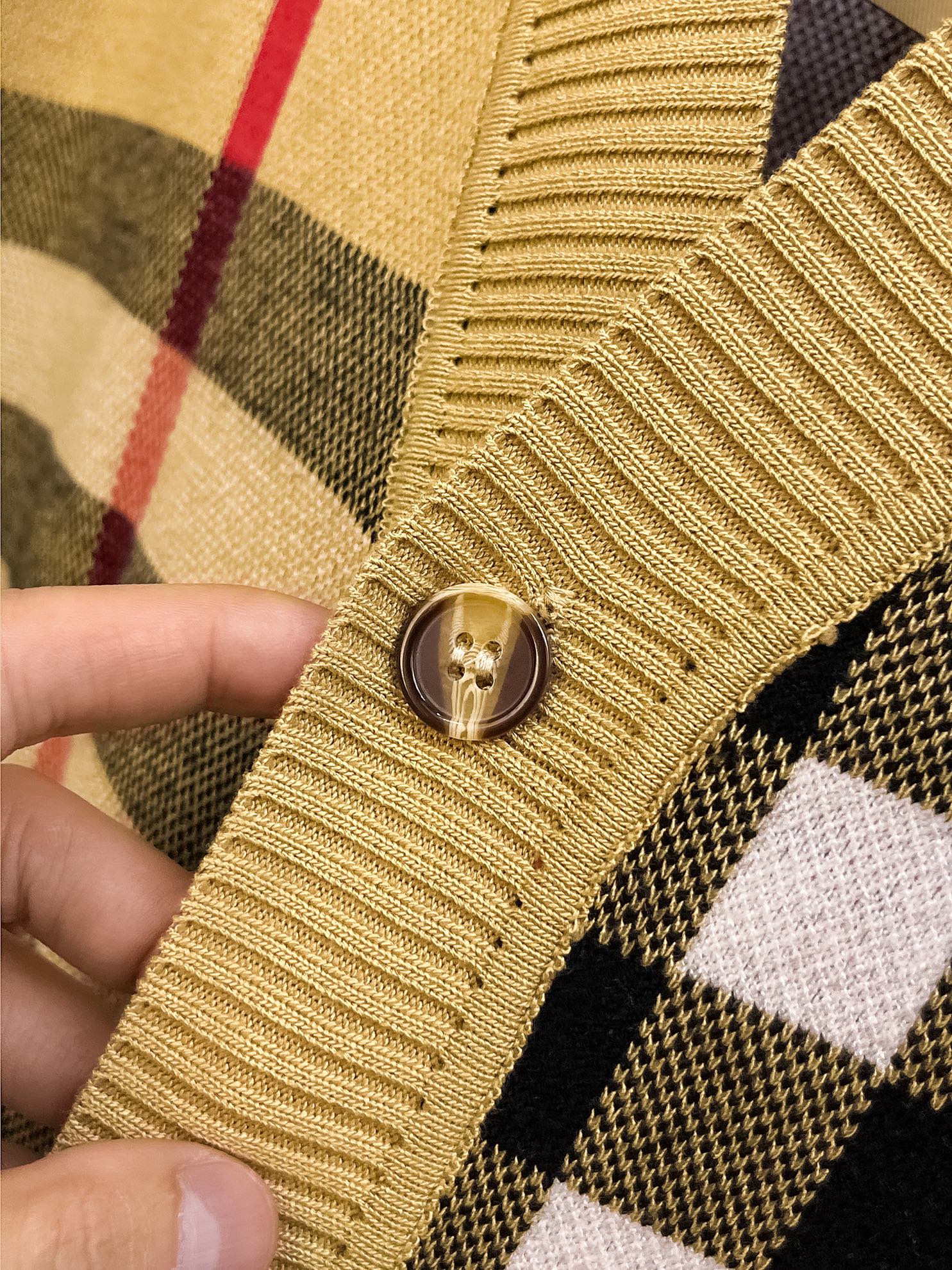 Burberry Basic Clothing Wool M-l-xxl