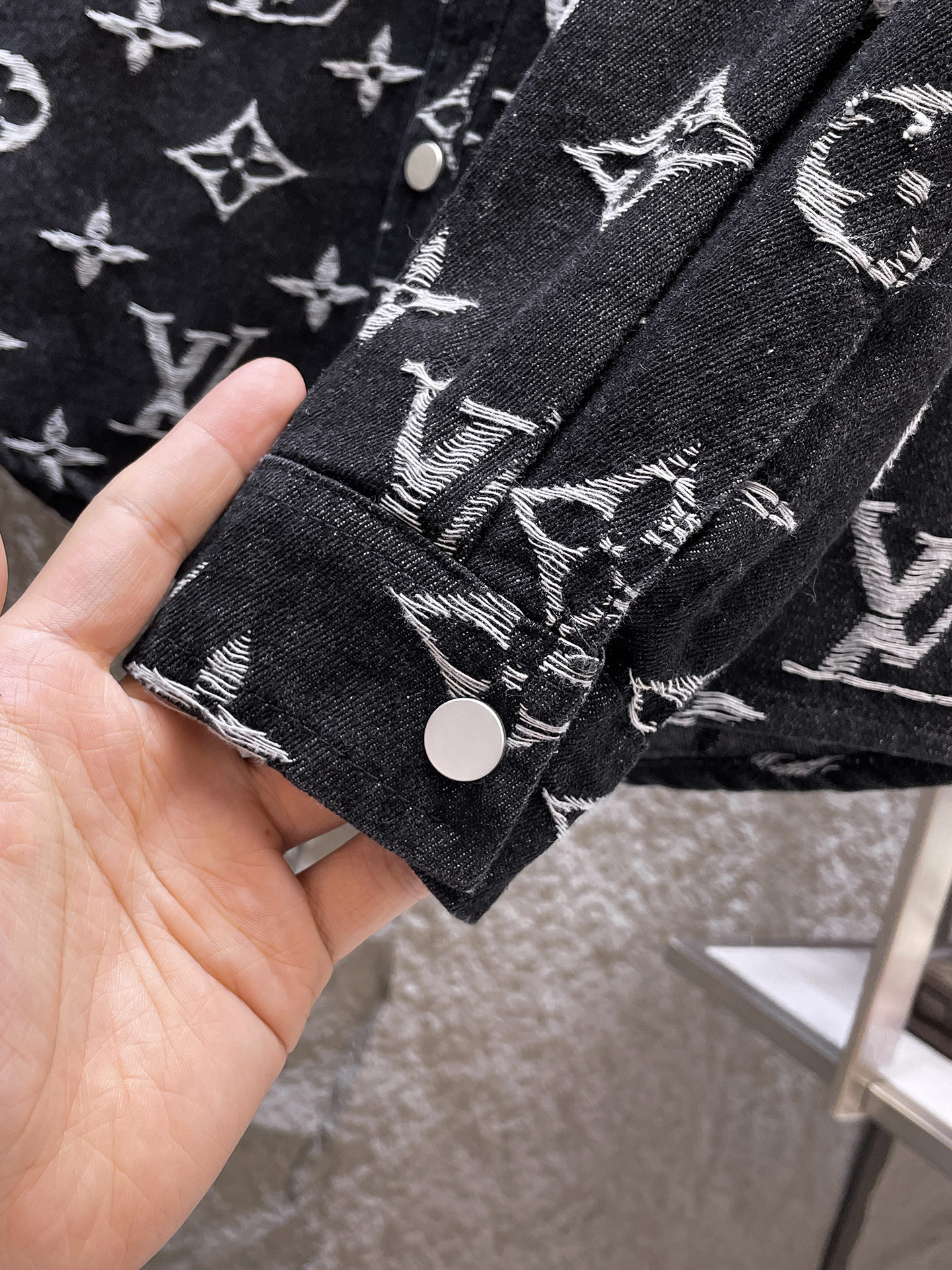 Louis Vuitton Basic Clothing M-l-xl