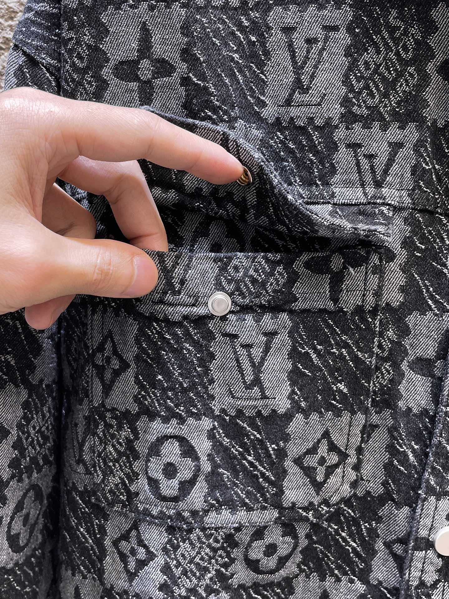 Louis Vuitton Basic Clothing M-l-xl