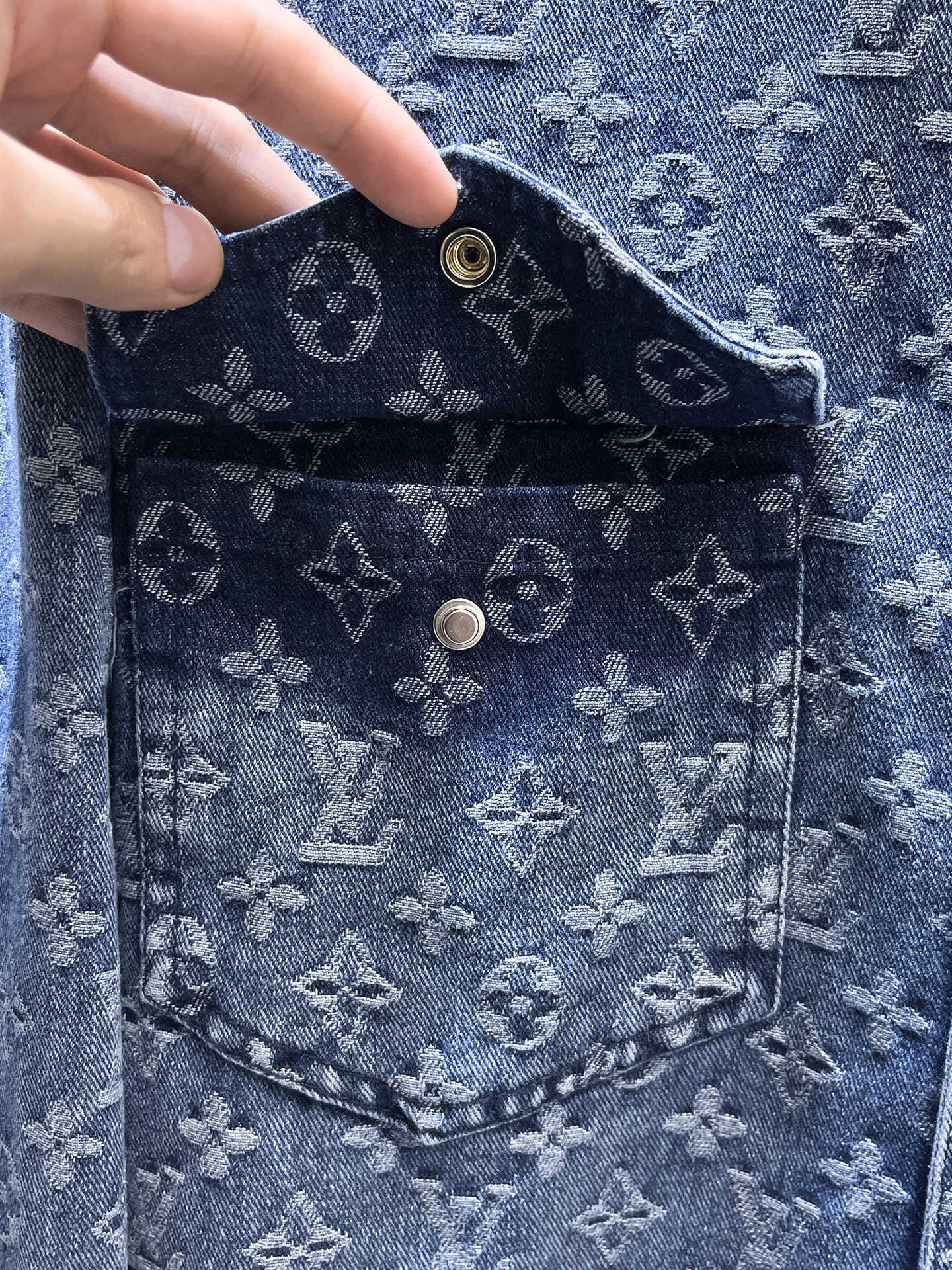 Louis Vuitton Basic Clothing M-l-xl
