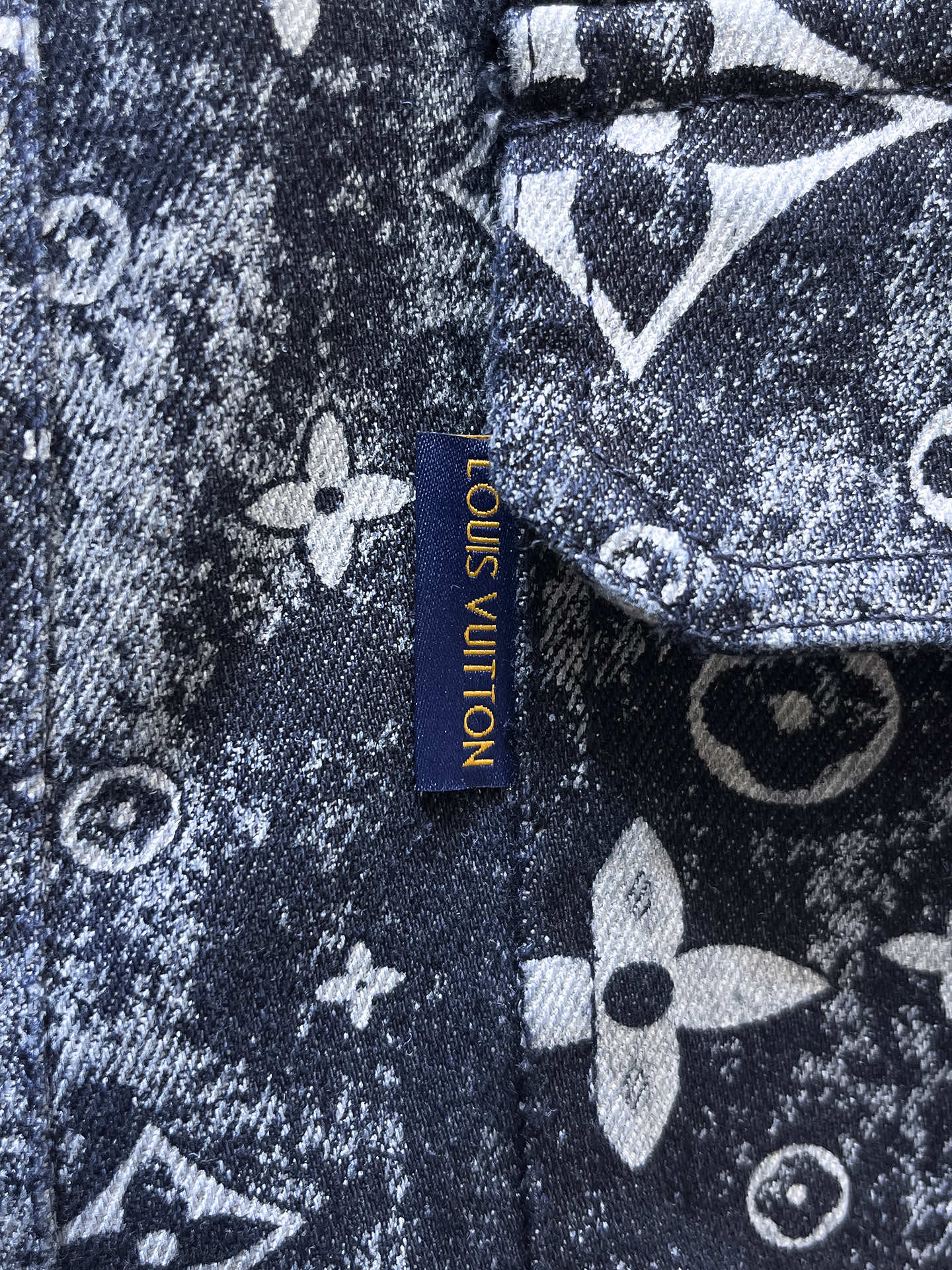 Louis Vuitton Basic Clothing M-l-xl