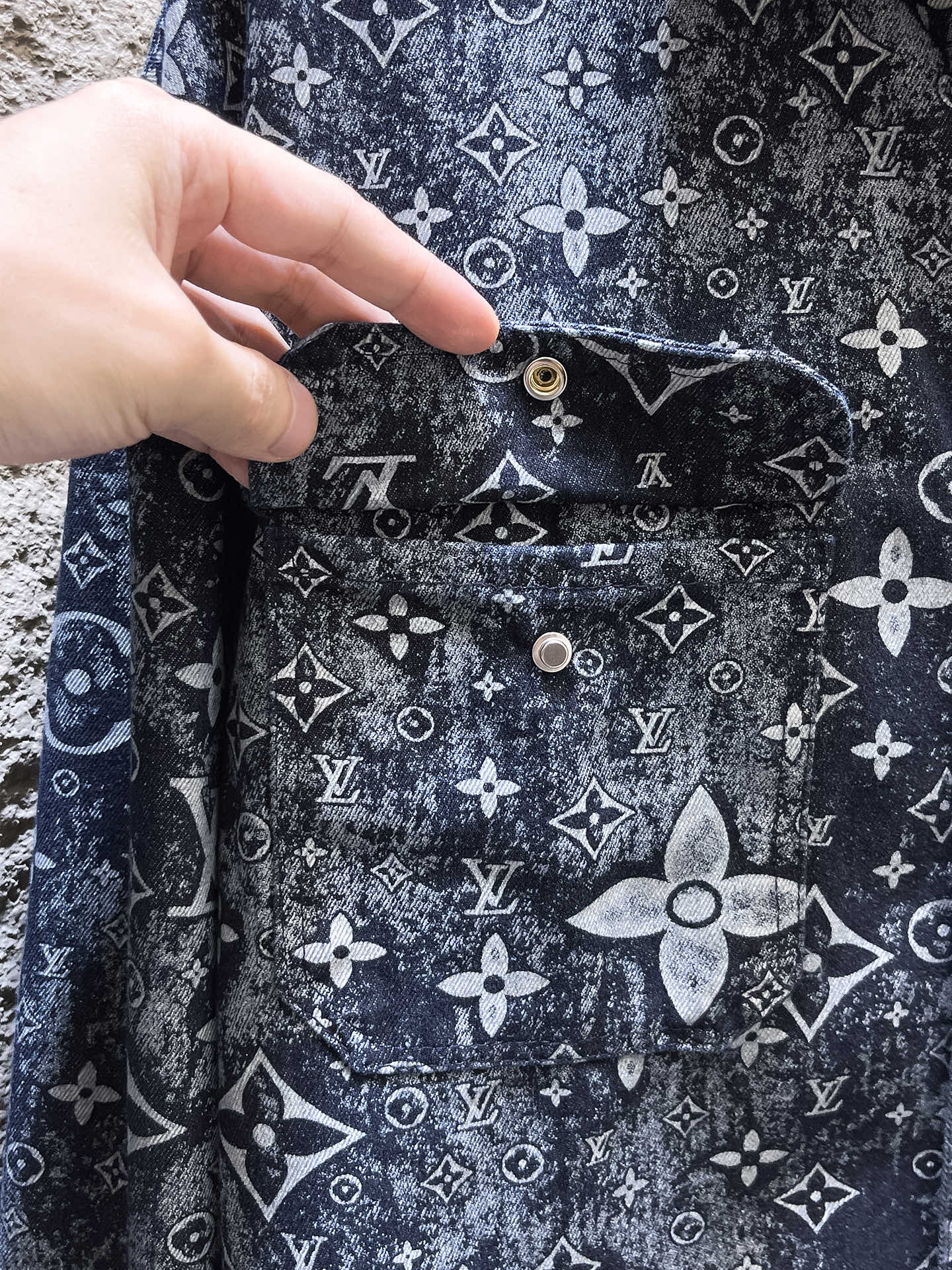 Louis Vuitton Basic Clothing M-l-xl