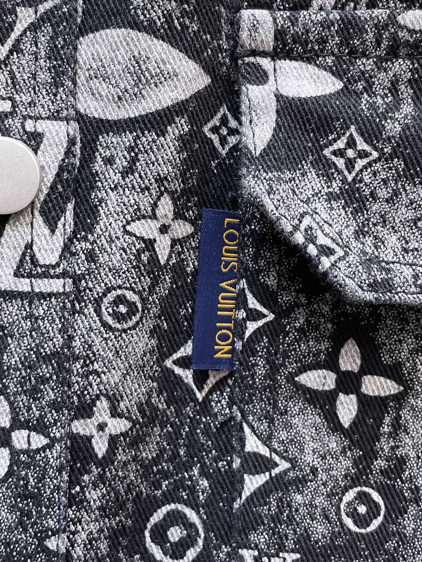 Louis Vuitton Basic Clothing M-l-xl