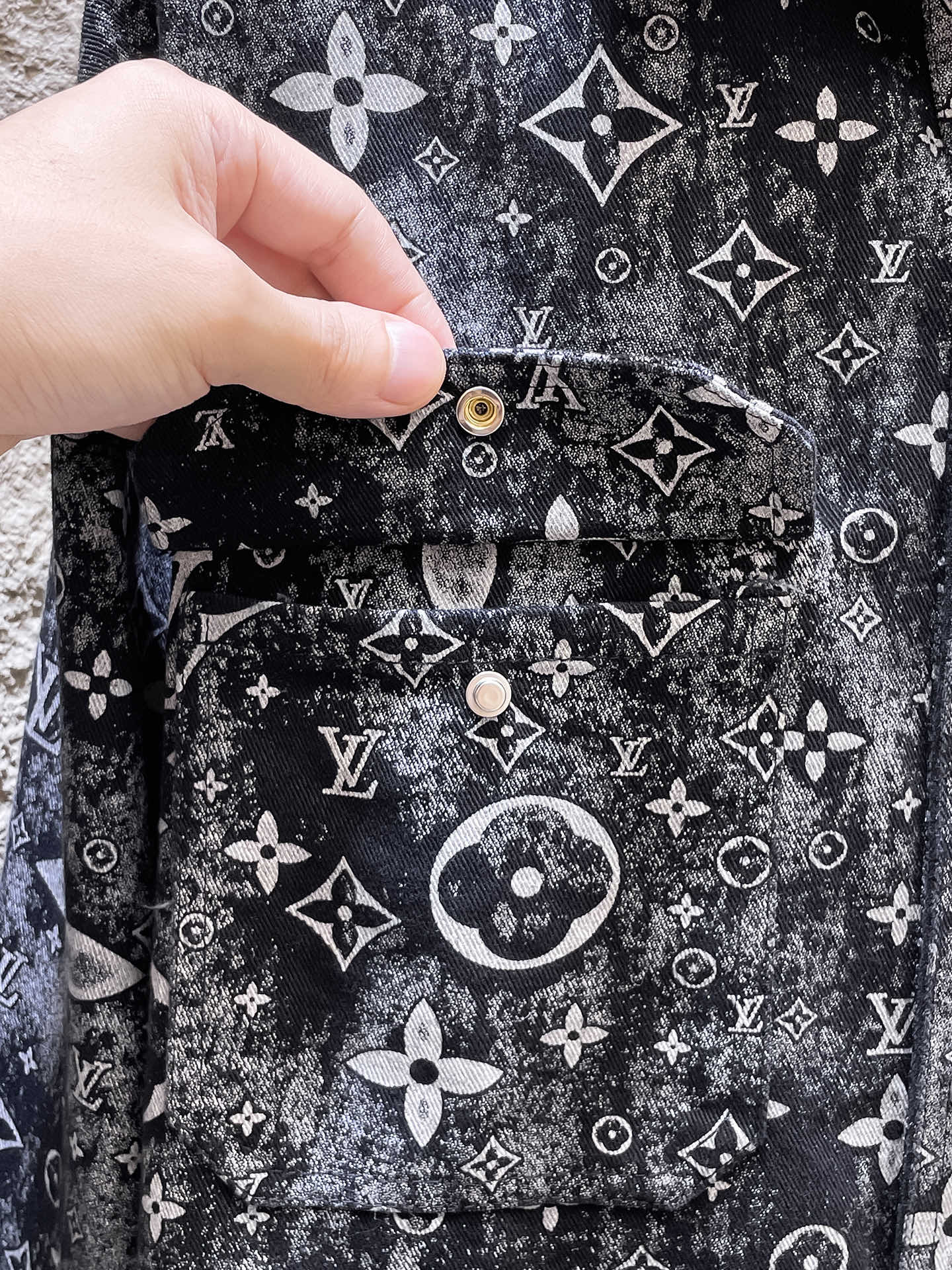 Louis Vuitton Basic Clothing M-l-xl