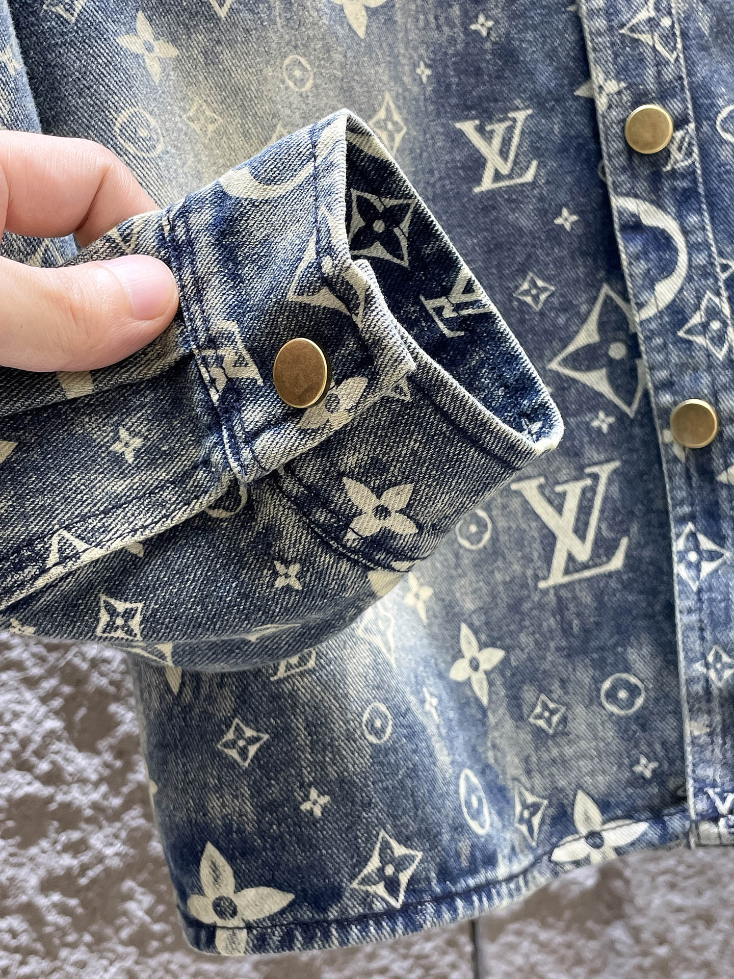 Louis Vuitton Basic Clothing M-l-xl