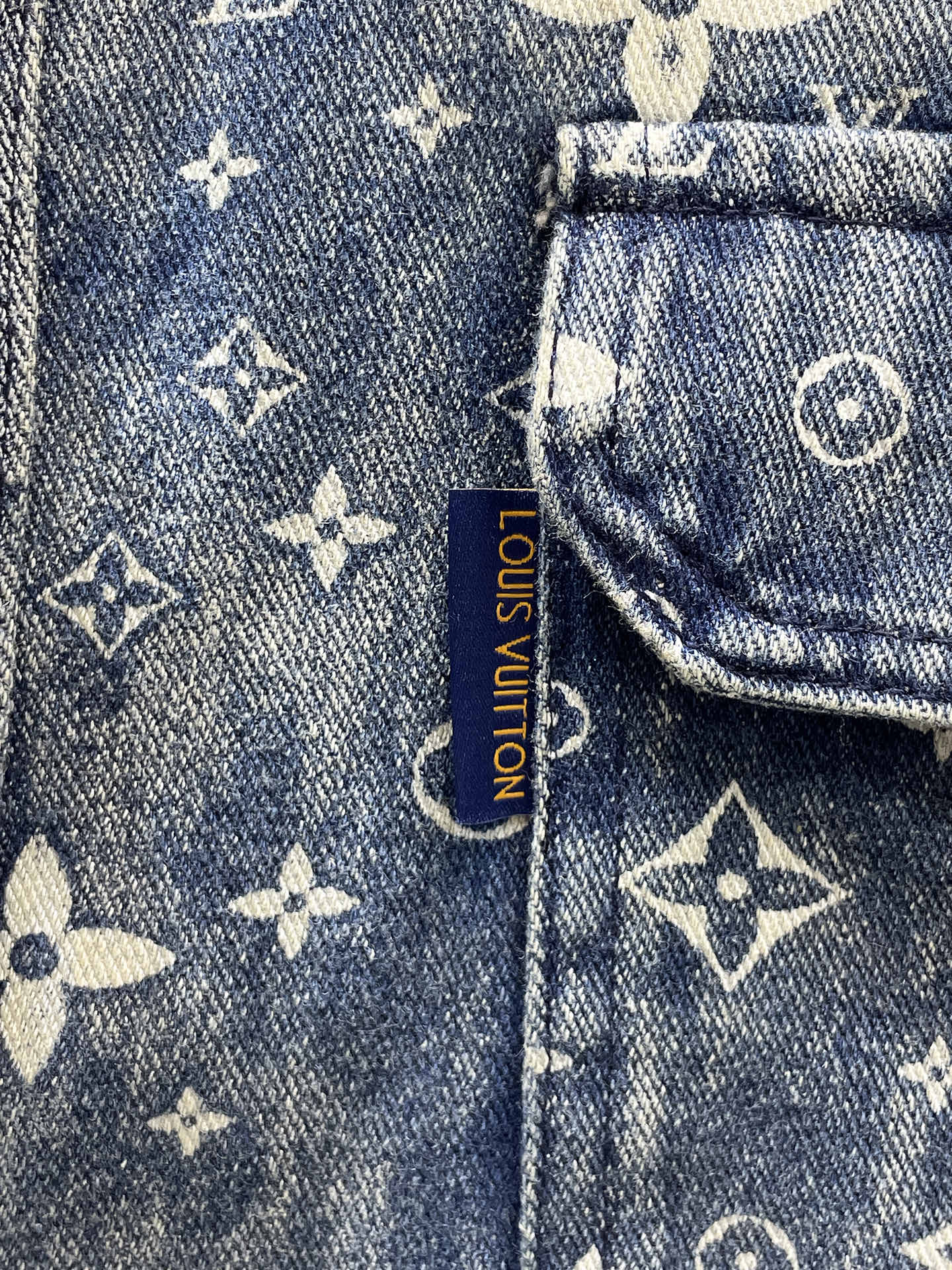 Louis Vuitton Basic Clothing M-l-xl