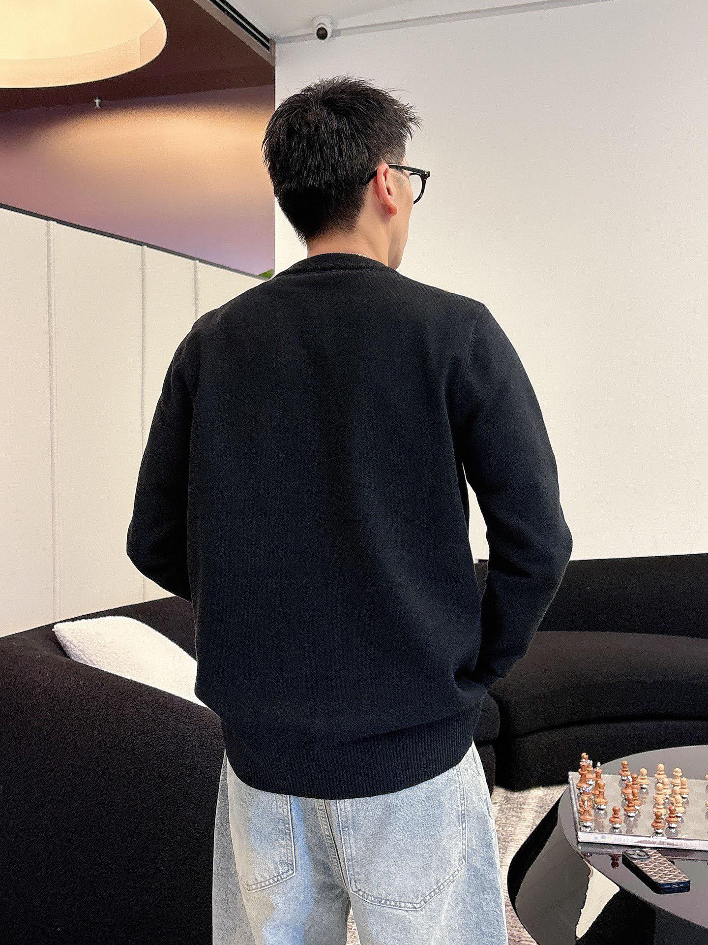 Burberry Basic Clothing Wool M-xl