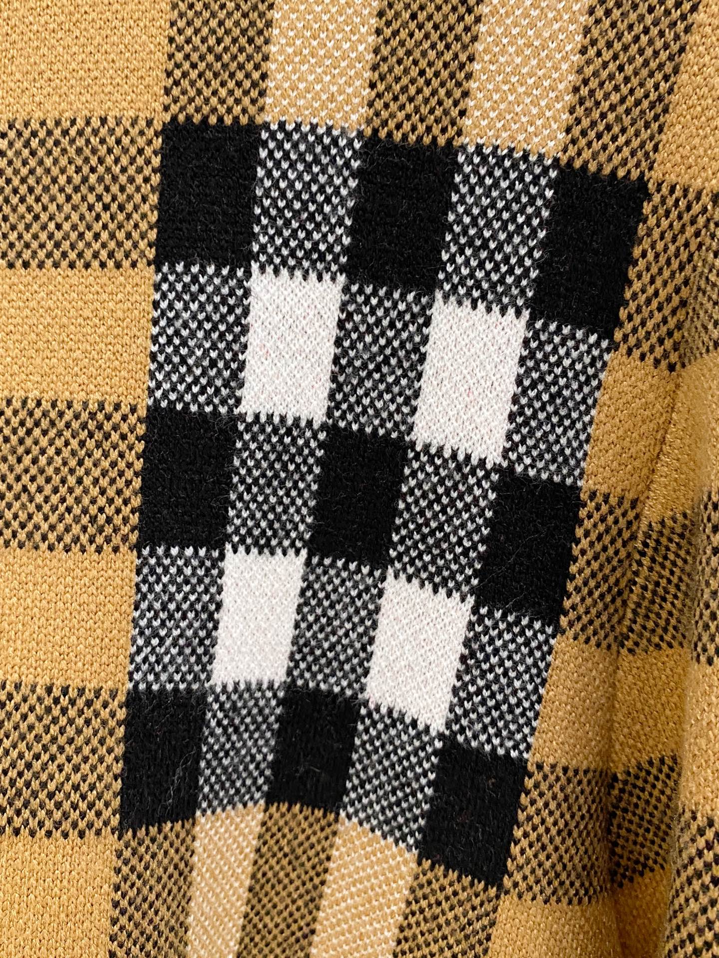 Burberry Basic Clothing Wool M-l-xl