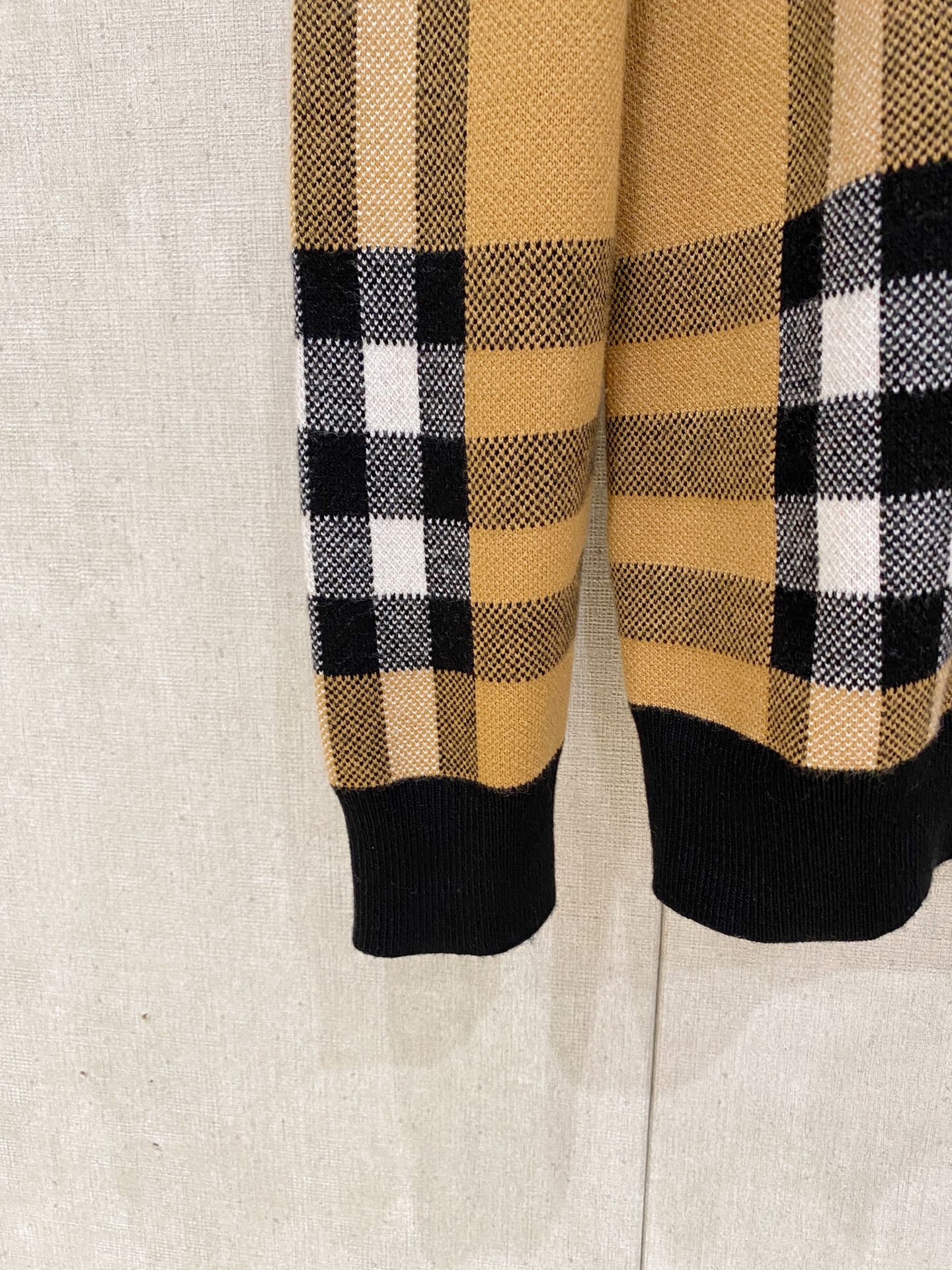 Burberry Basic Clothing Wool M-l-xl