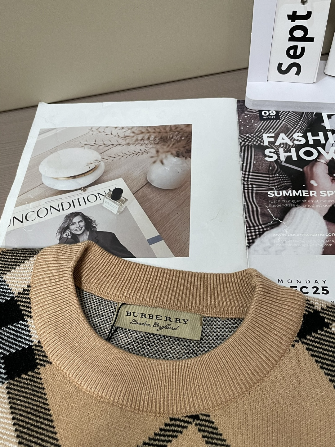 Burberry Basic Clothing Knitted M-xl