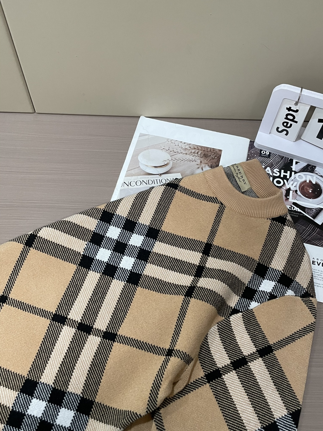 Burberry Basic Clothing Knitted M-xl