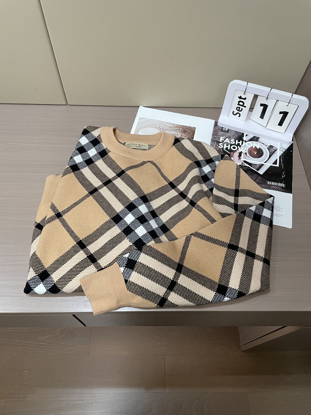 Burberry Basic Clothing Knitted M-xl