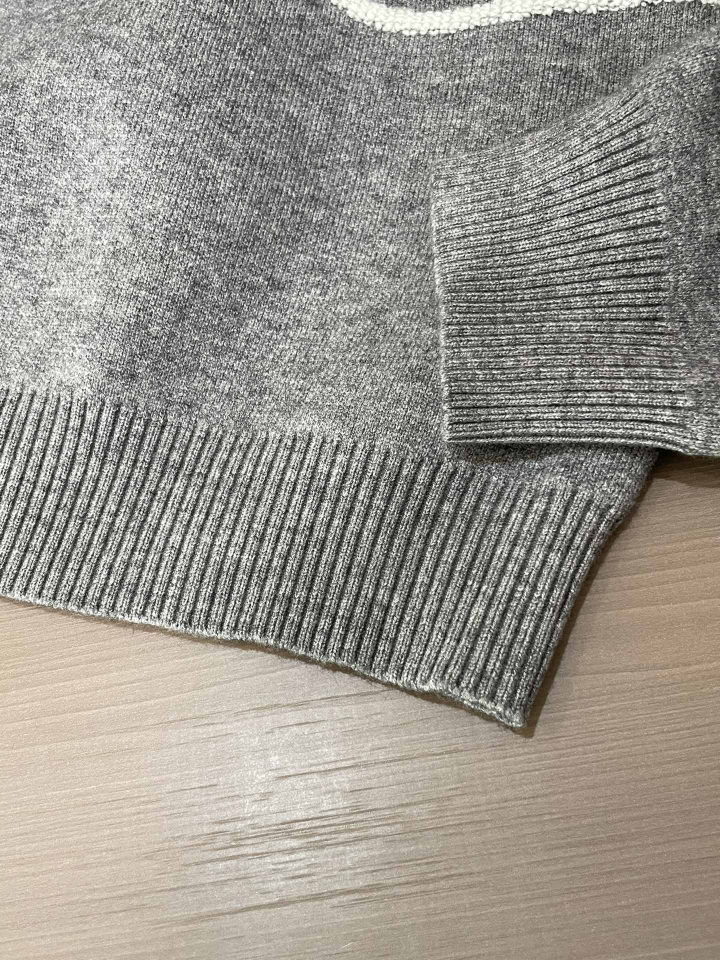 Burberry Basic Clothing Knitted M-xxxl