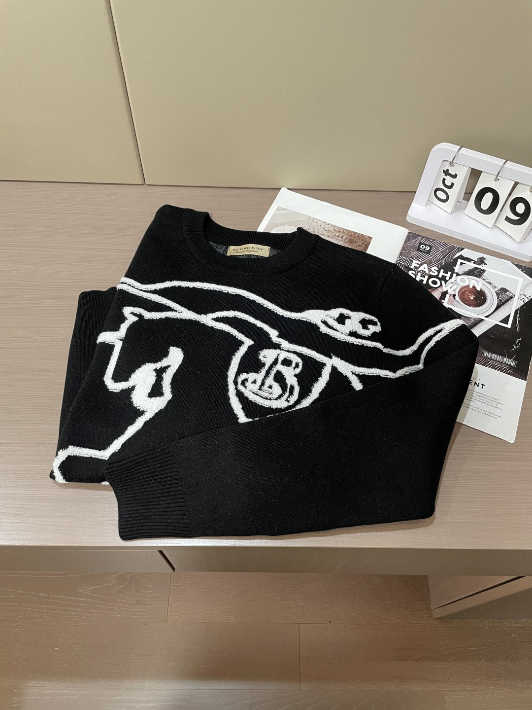 Burberry Basic Clothing Knitted M-xl