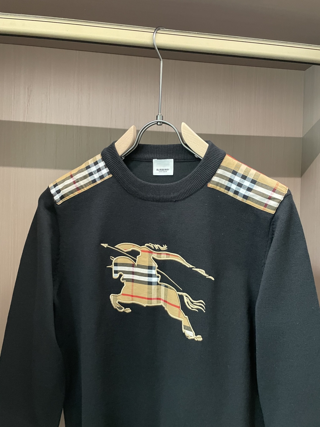 Burberry Basic Clothing Knitted M-xl