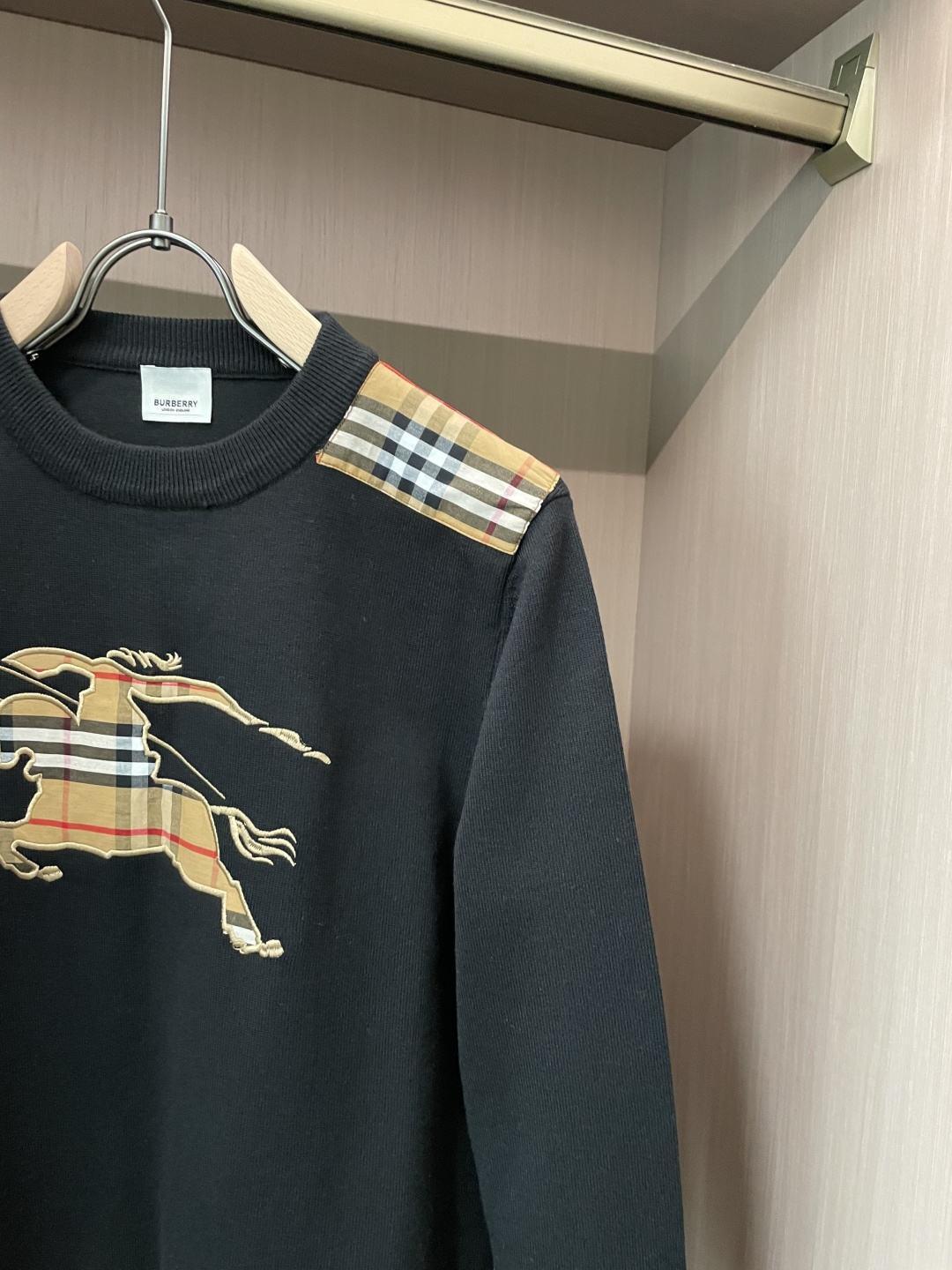 Burberry Basic Clothing Knitted M-xl
