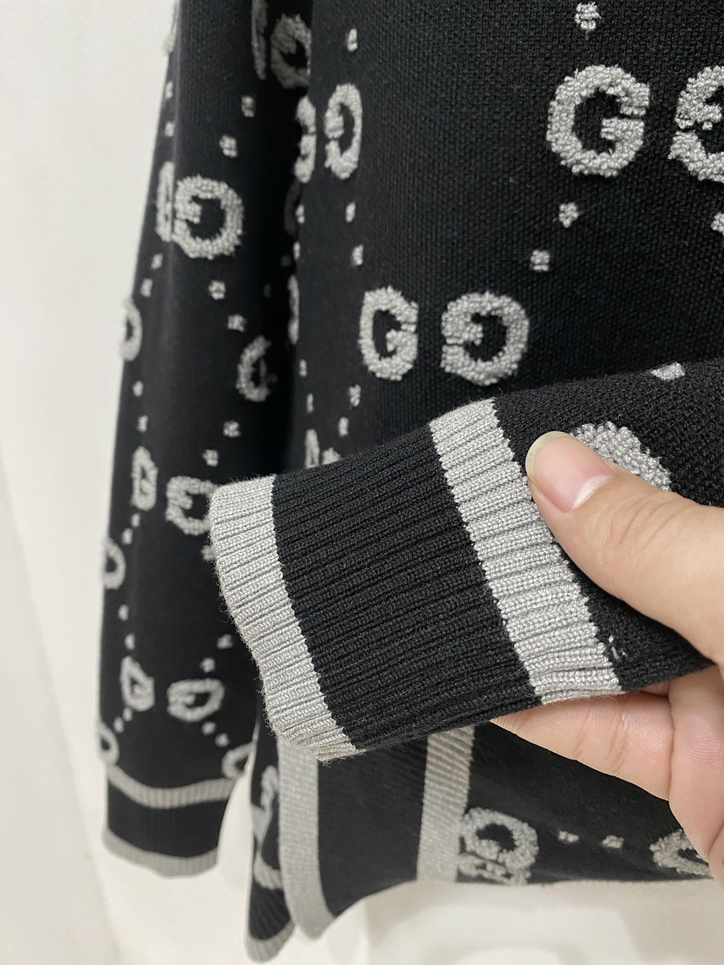 Gucci Basic Clothing Wool M-xl