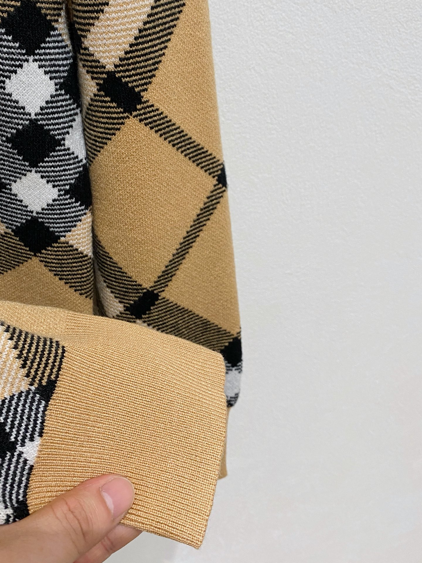 Burberry Basic Clothing Wool M-xl