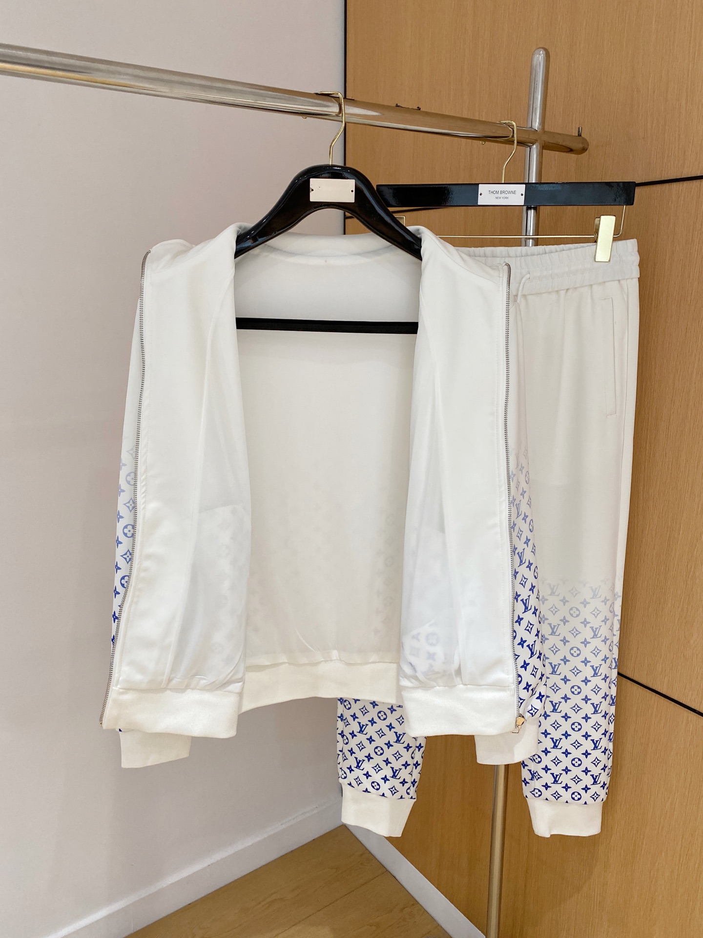 Louis Vuitton Basic Clothing M-l-xxxl