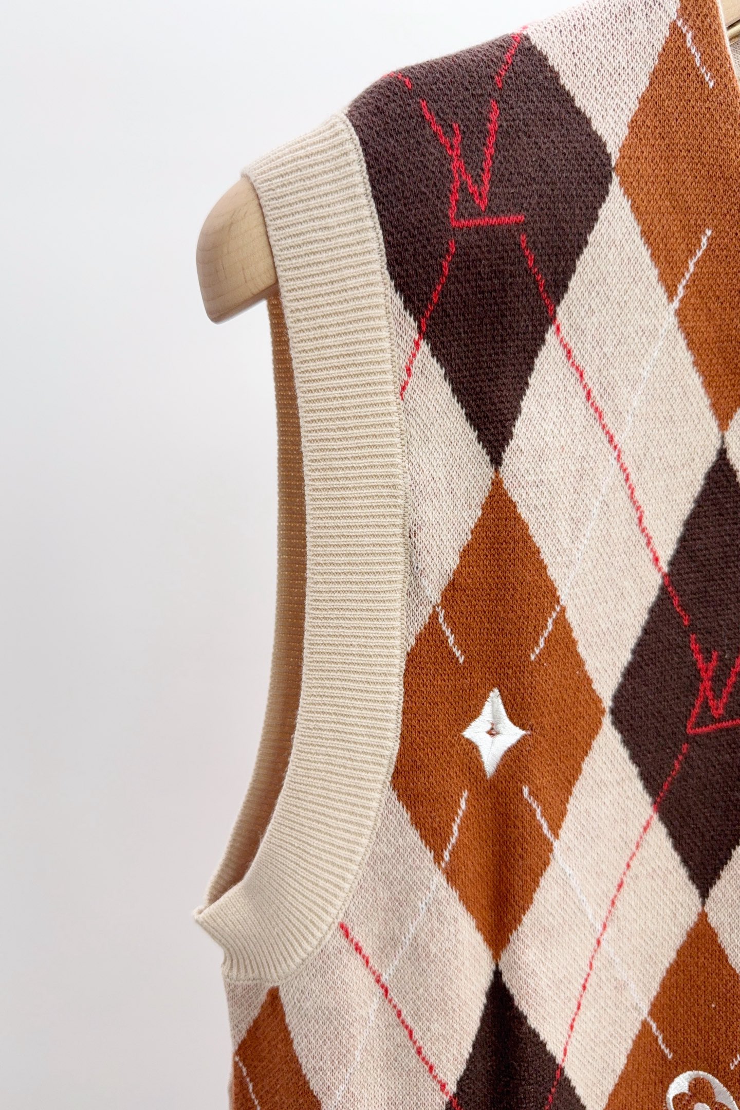 Louis Vuitton Basic Clothing Knitted Brown S-l