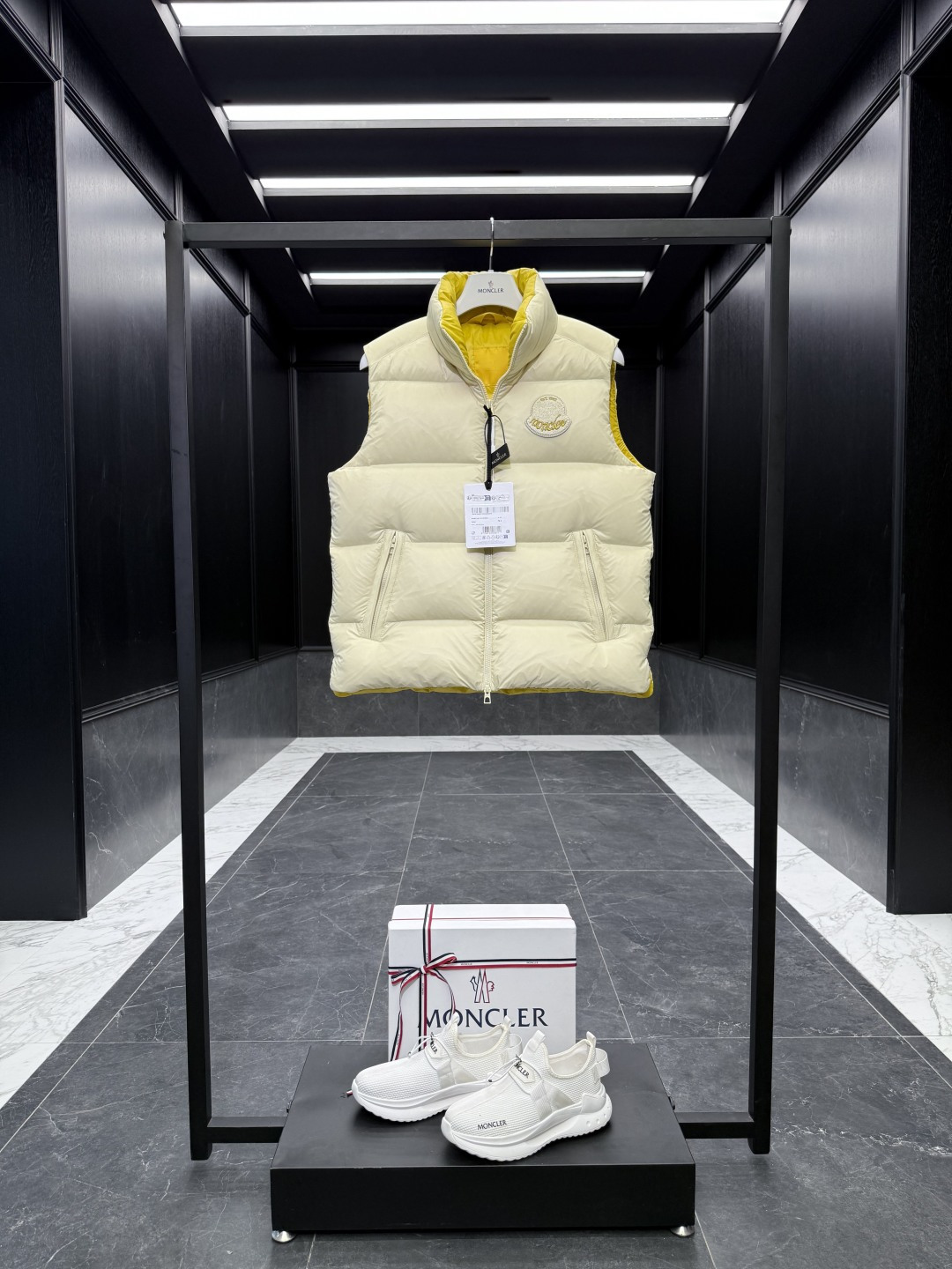 Moncler Male Down Vest Goose Down Black S-m-l