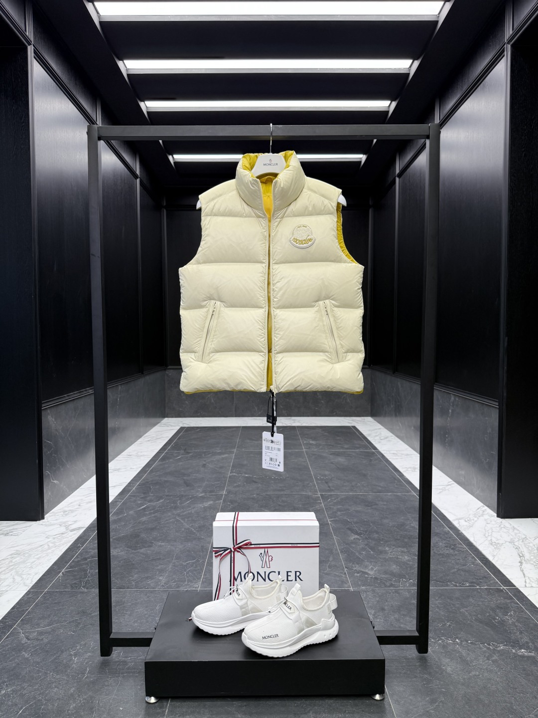 Moncler Male Down Vest Goose Down Black S-m-l