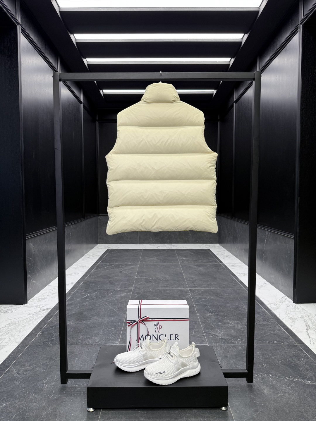 Moncler Male Down Vest Goose Down Black S-m-l