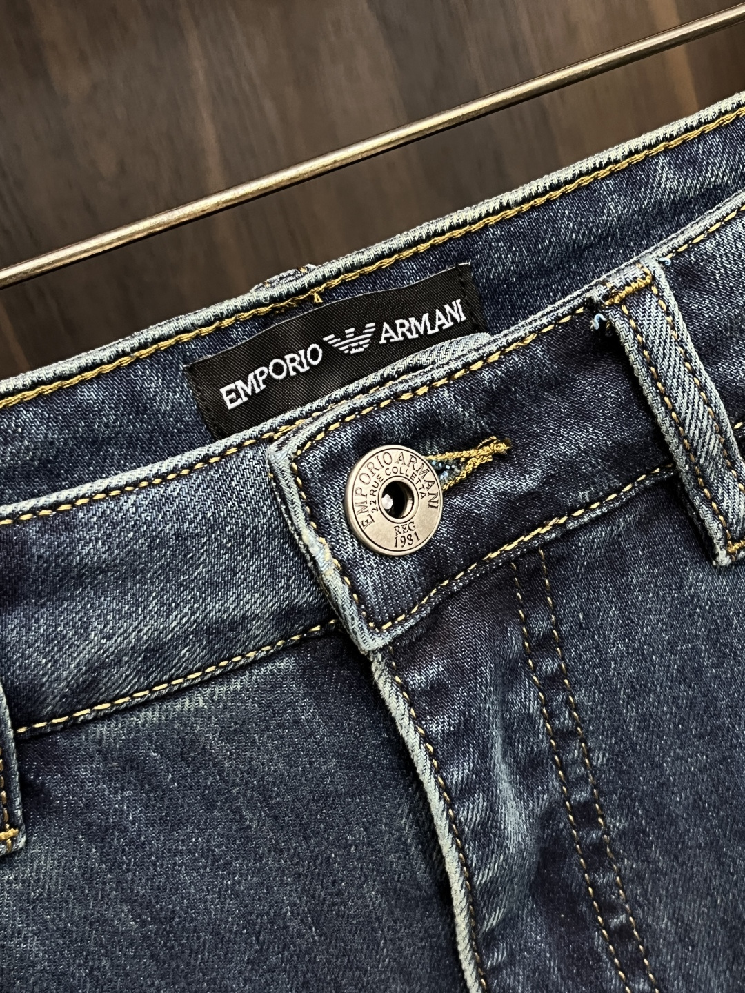 Armani Jeans M