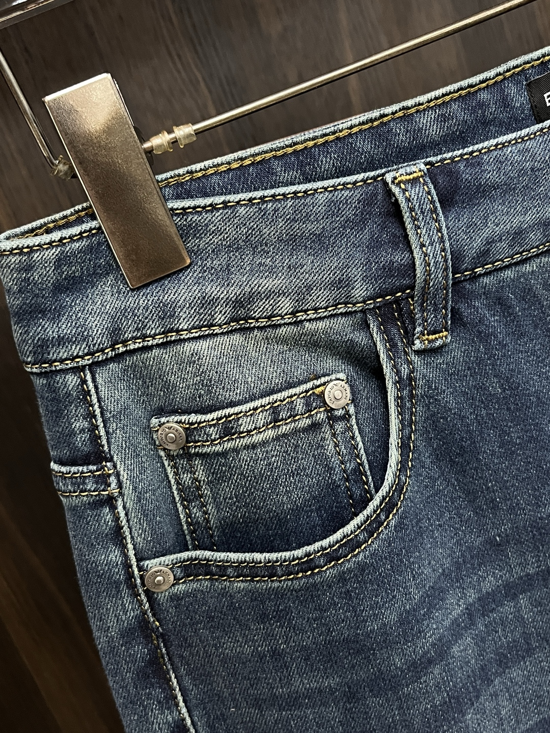 Armani Jeans M