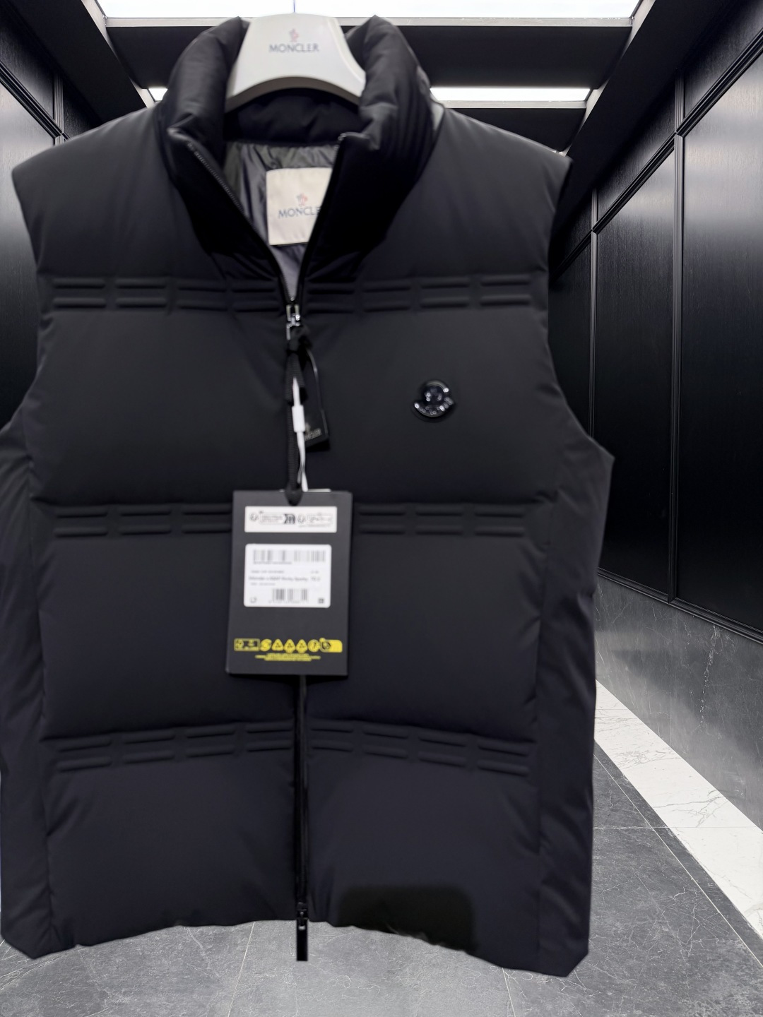 Moncler Female Down Vest Black S-m-l