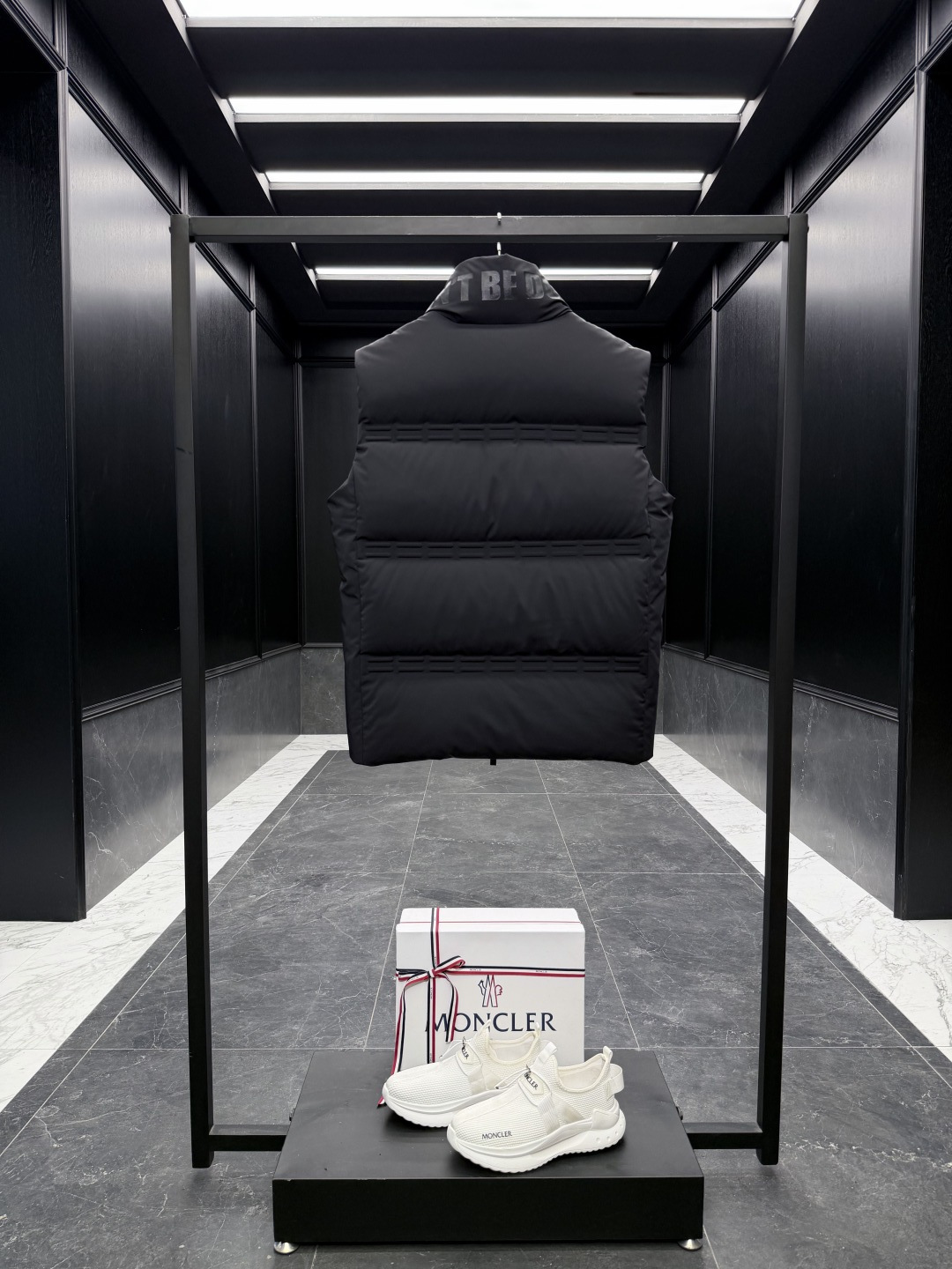 Moncler Female Down Vest Black S-m-l