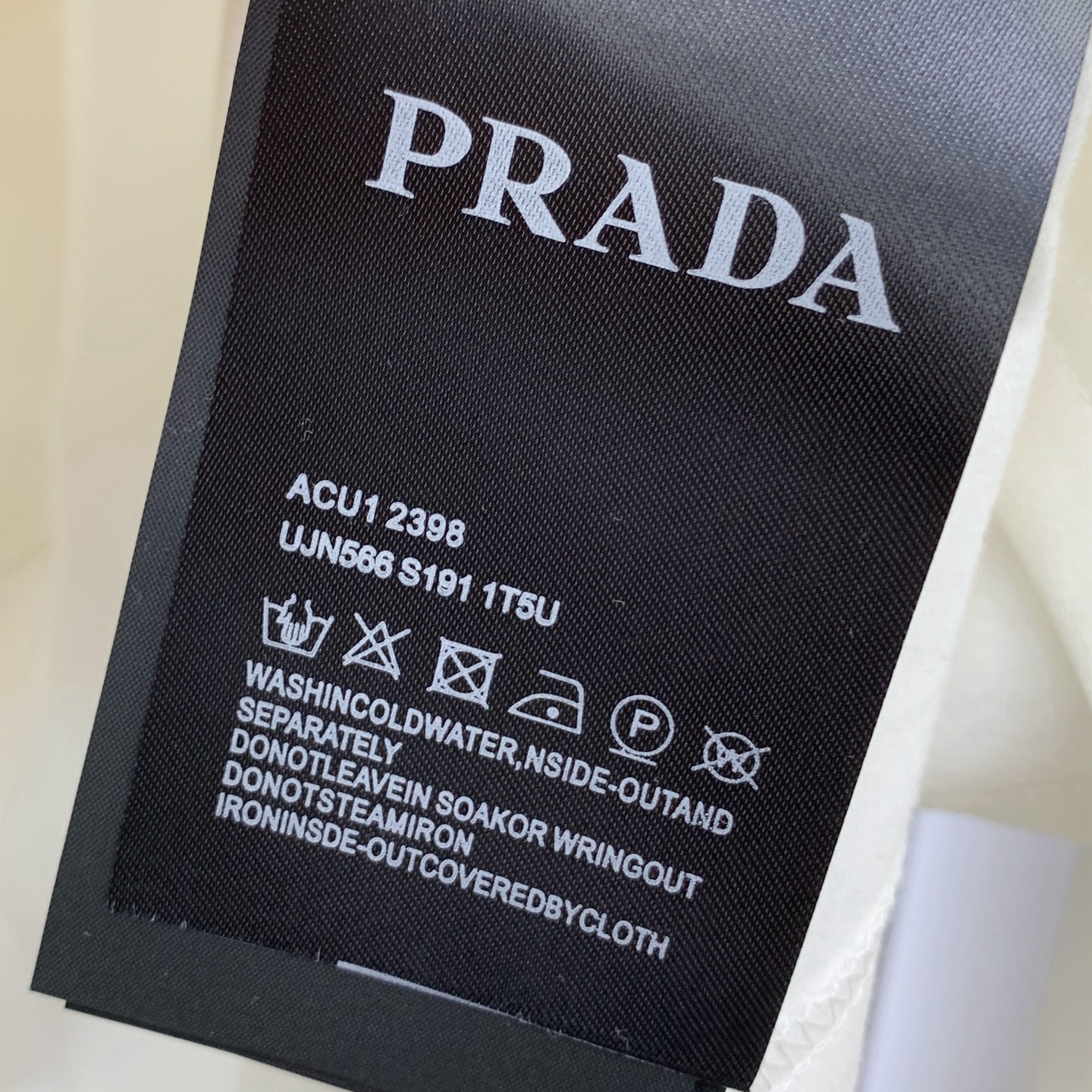 Prada Basic Clothing S-xl