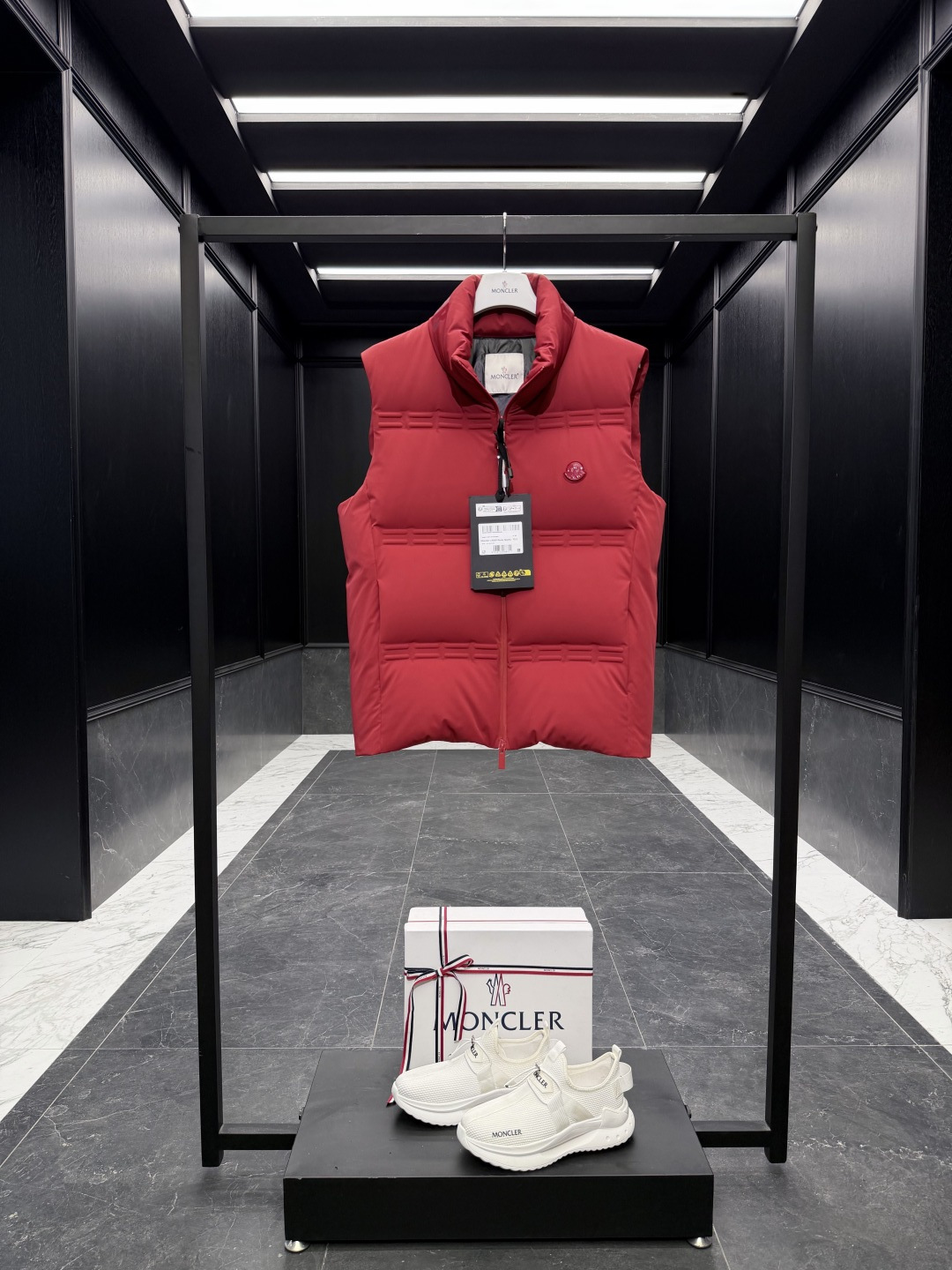 Moncler Female Down Vest Black S-m-l