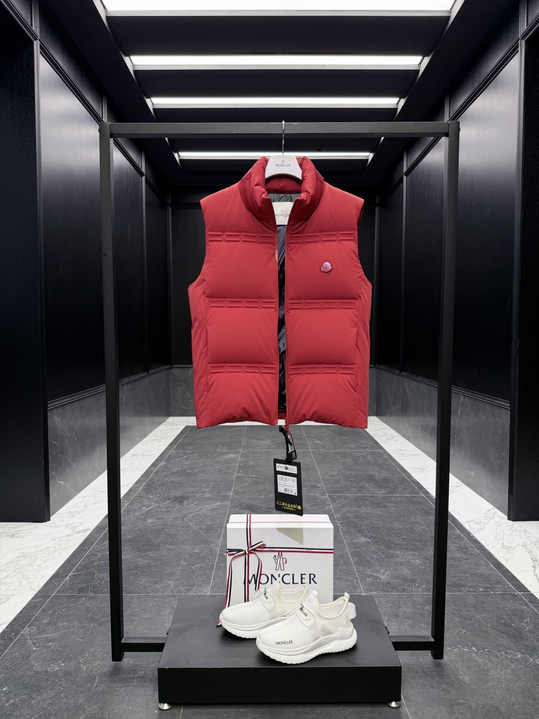 Moncler Female Down Vest Black S-m-l